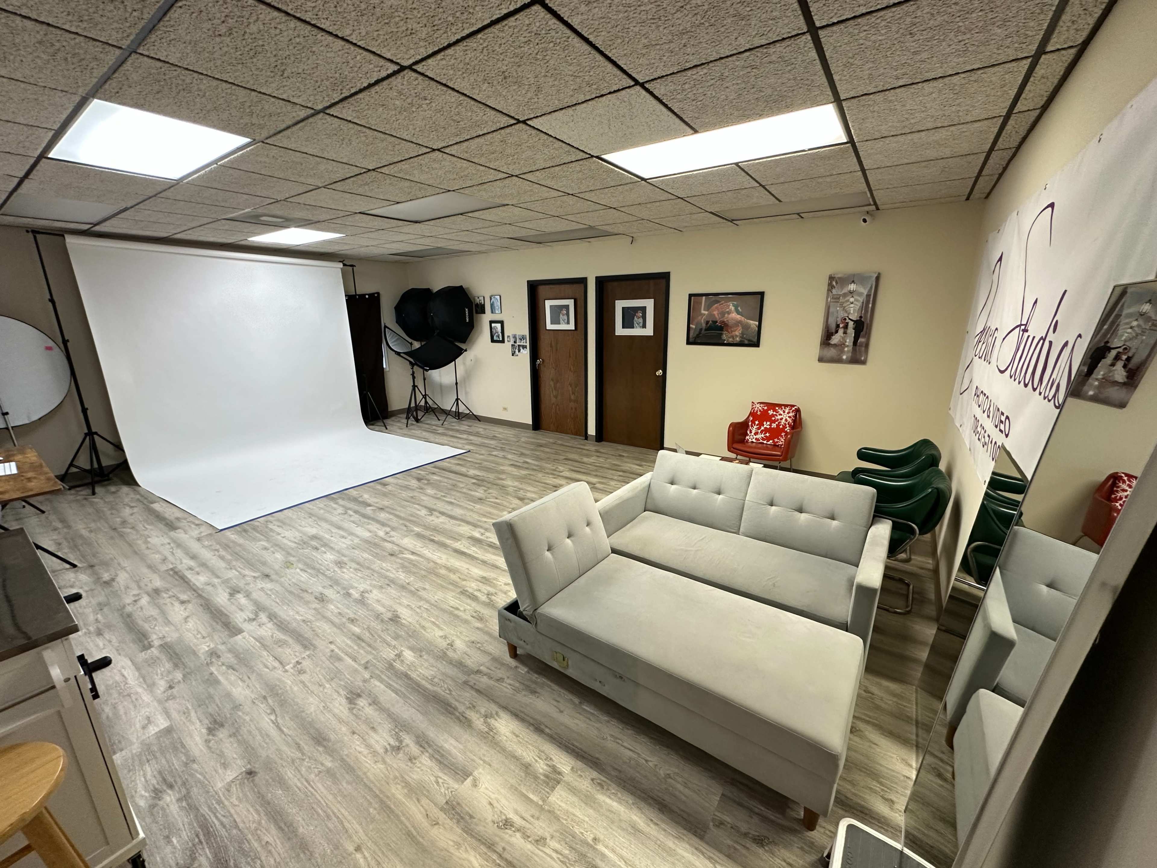 Flexible Space Conveniently located off of I-294 Image in Palos Township, Hickory Hills, IL