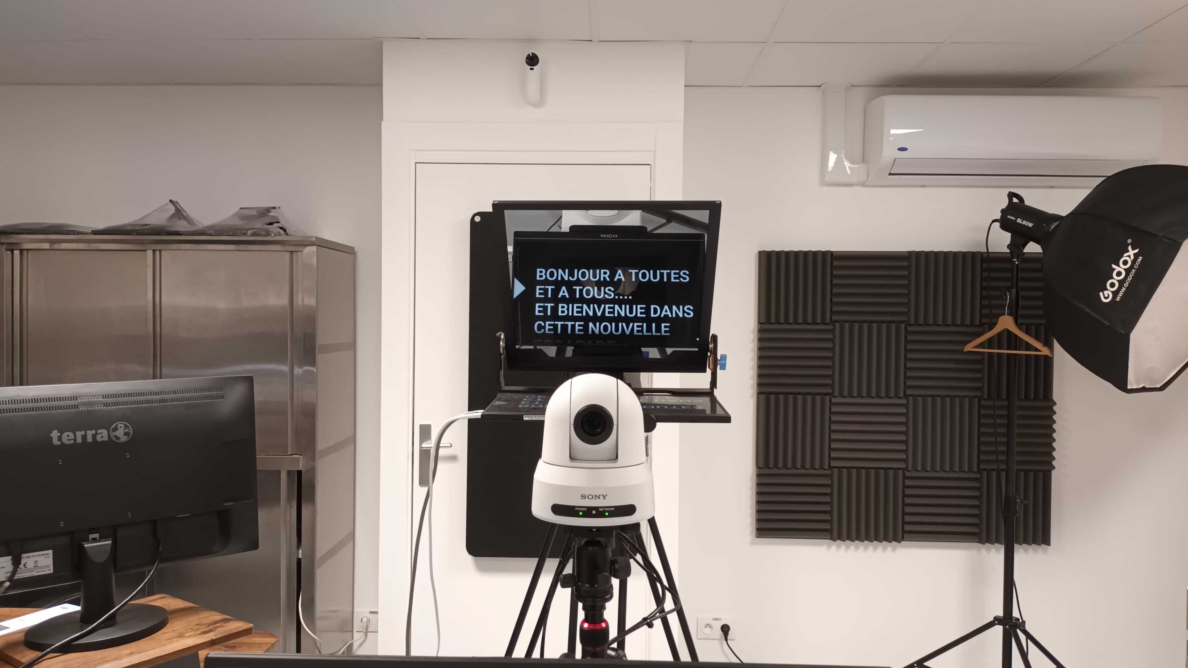 Studio cuisine équipée pour vidéo et photo culinaire en région parisienne Image in , ÉPÔNE