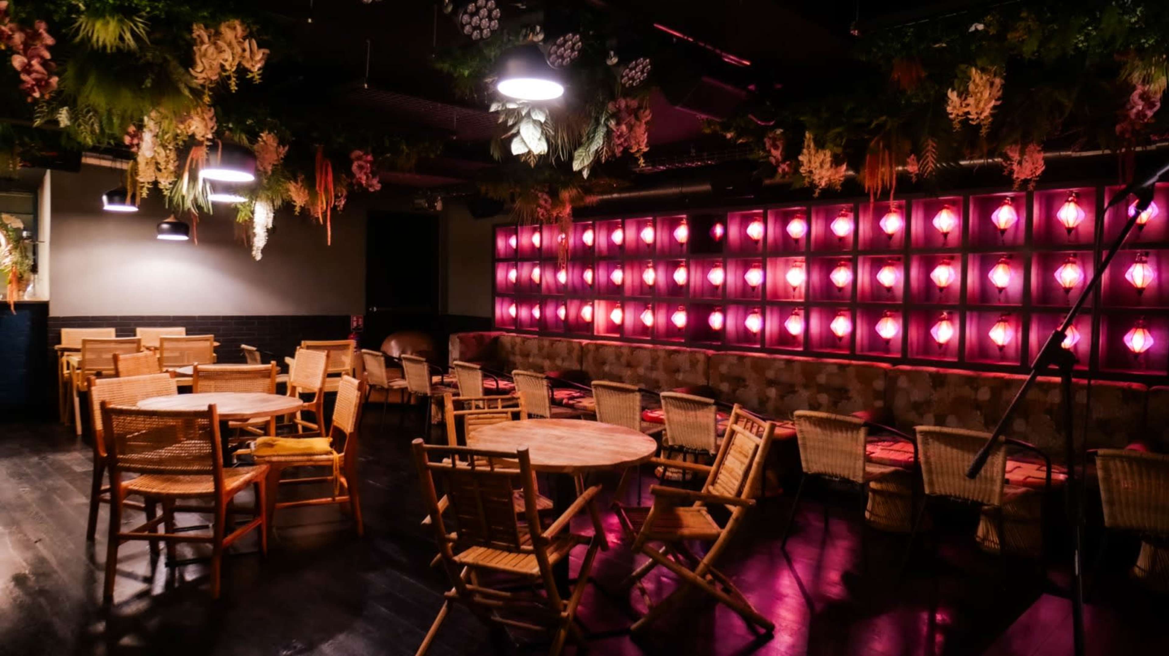 Saon - Thai Image in , Le Kremlin - Bicetre