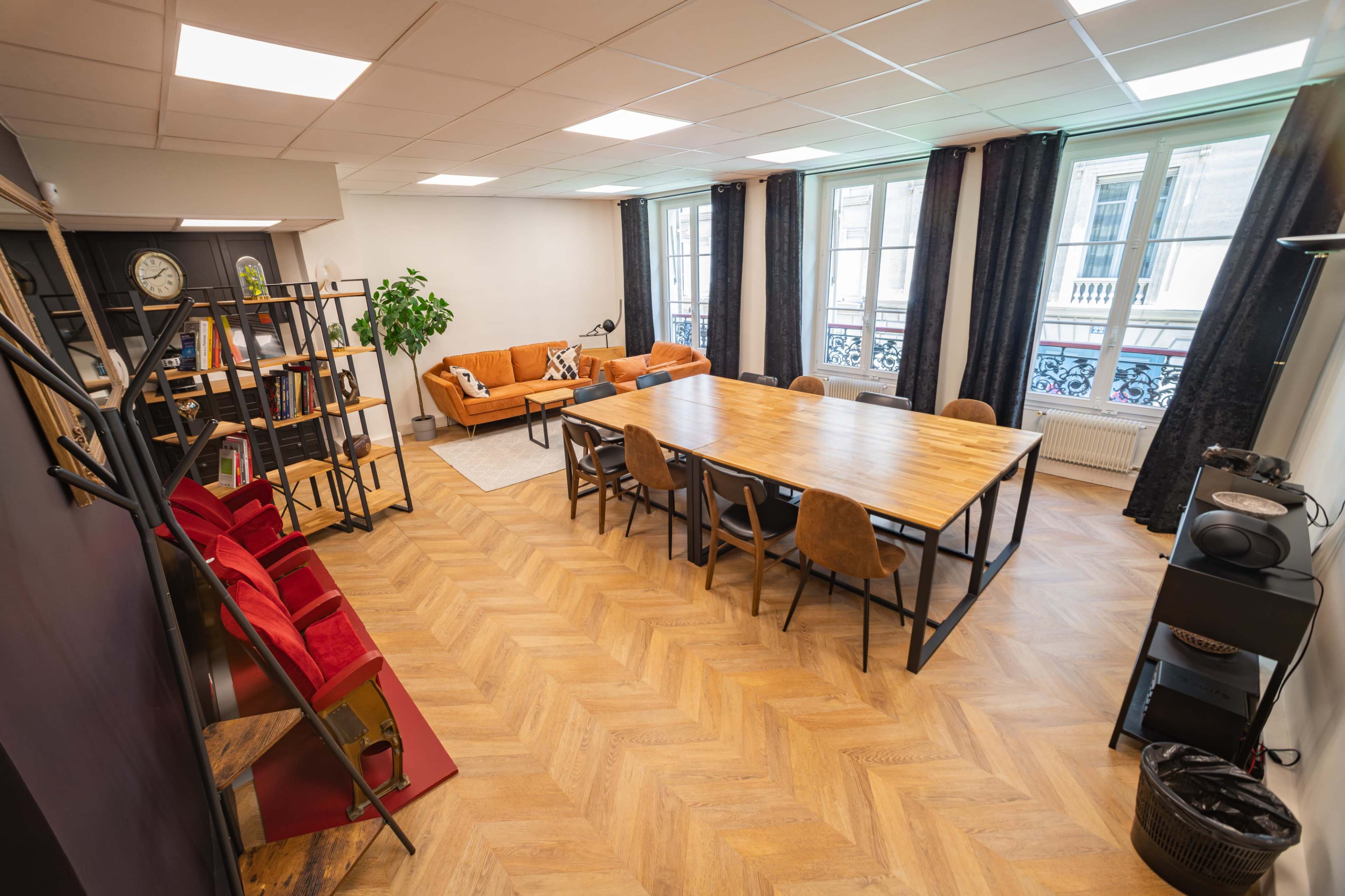 Salle de réunion, formation et bureaux Trinité d'Estienne d'Orves Image dans New Athens, PARIS, 