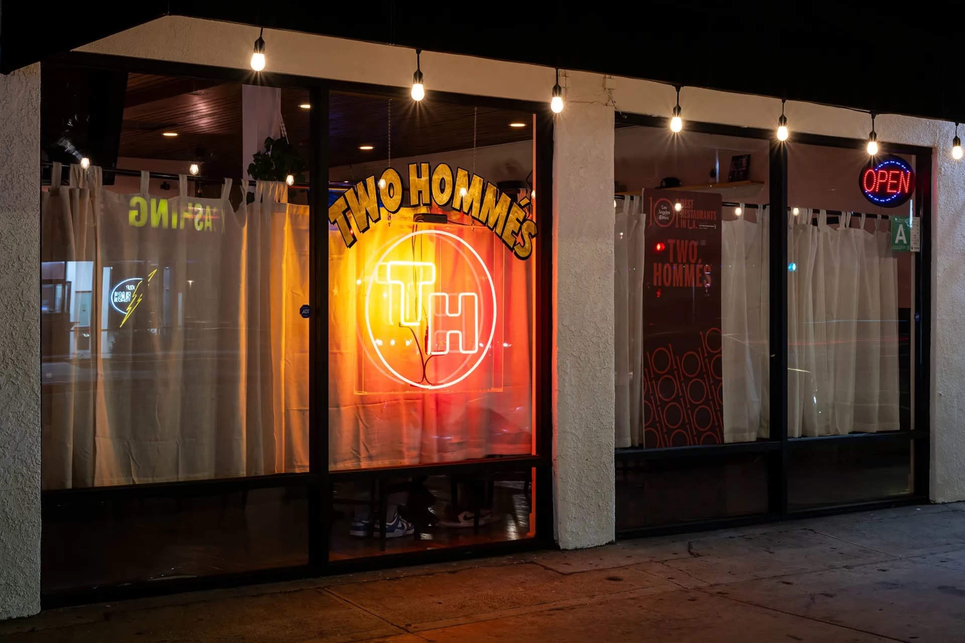 Stylish Afrocentric Restaurant Located in Inglewood Image in Inglewood, Inglewood, CA