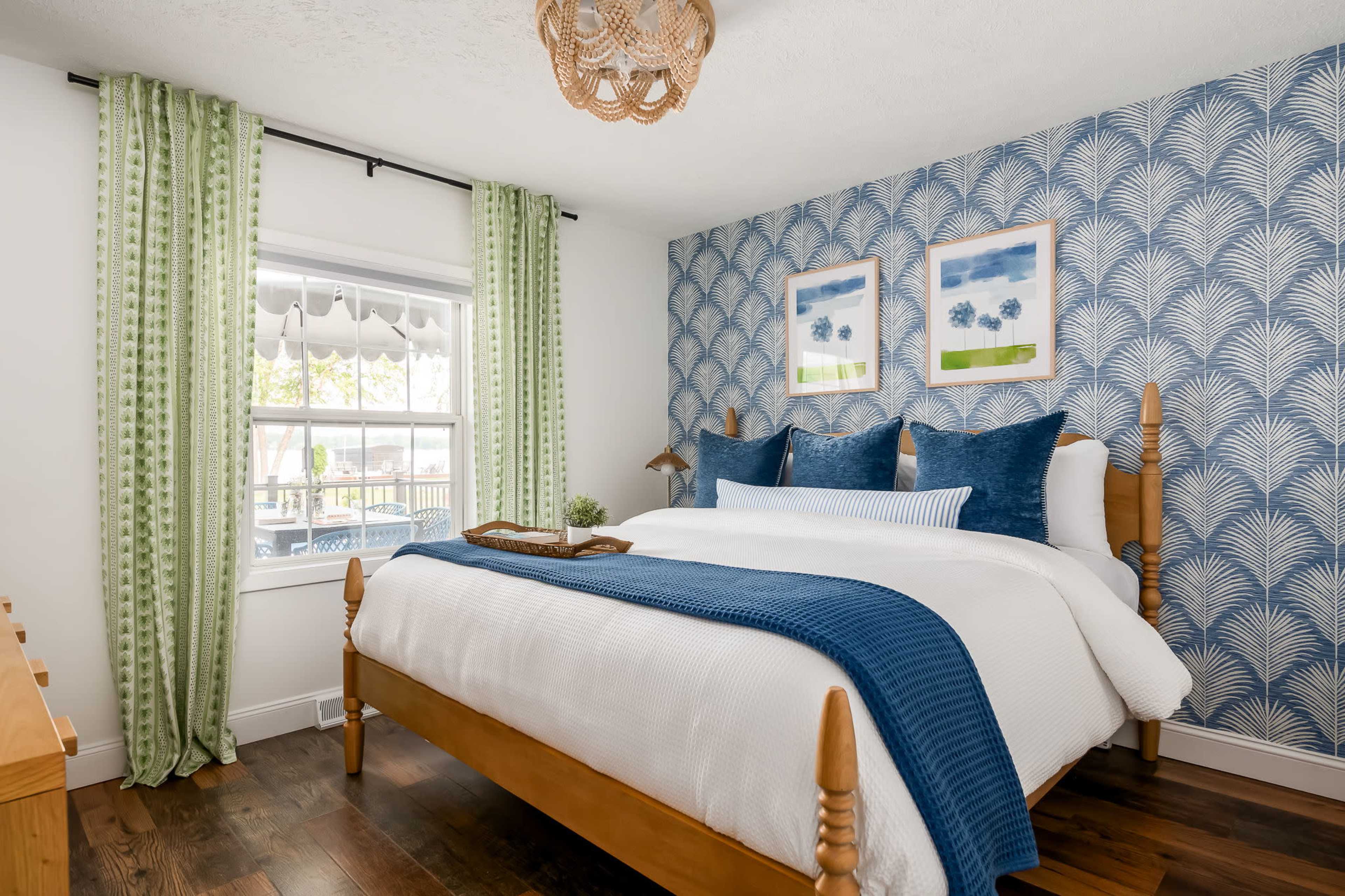 Lakefront cottage with private pier -Lily Pulitzer inspired decor Image in California Township, KNOX, IN