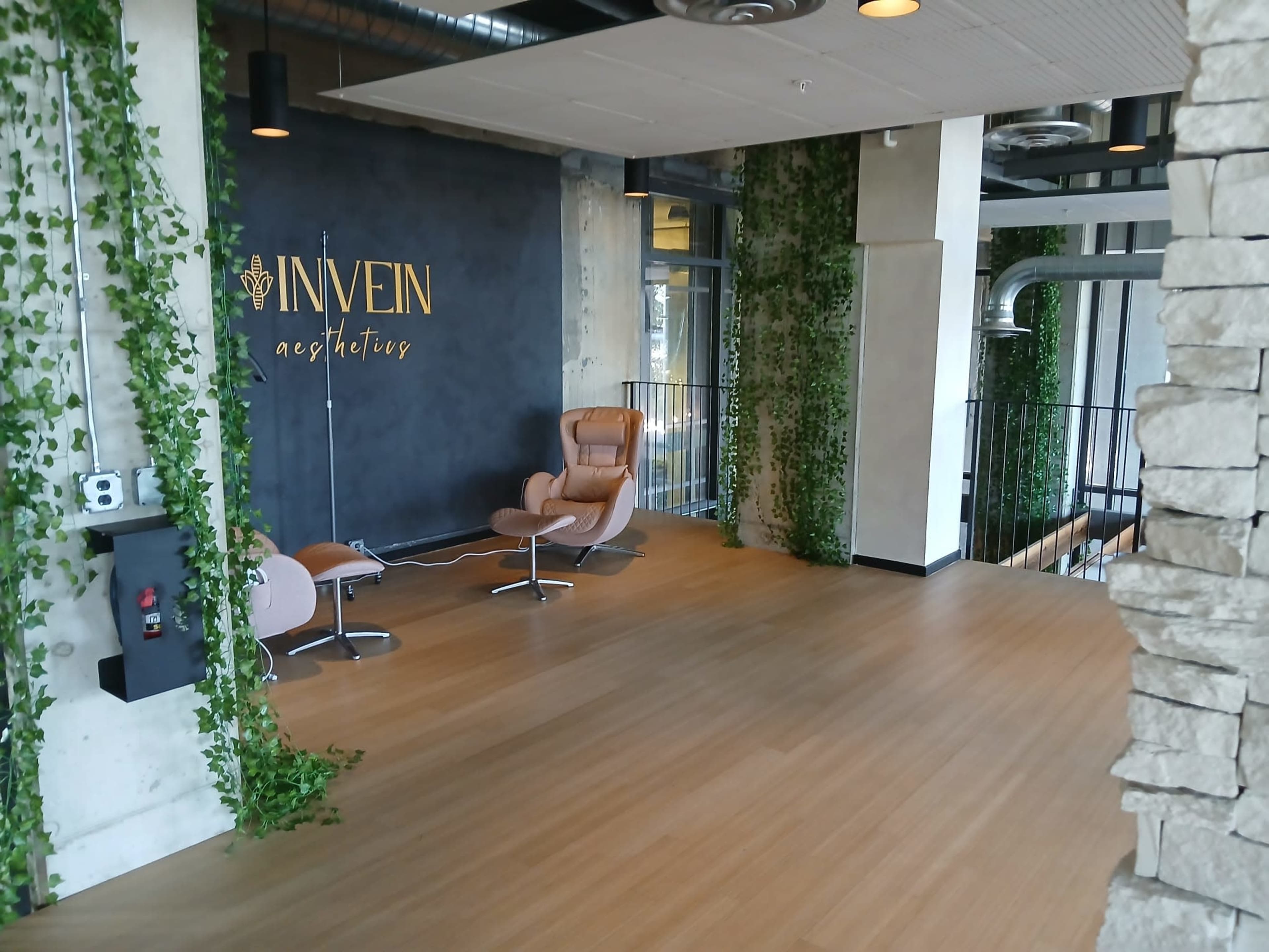 Serene Urban Retreat: Modern Aesthetic Loft in Downtown Baltimore Image in Locust Point, Baltimore, MD