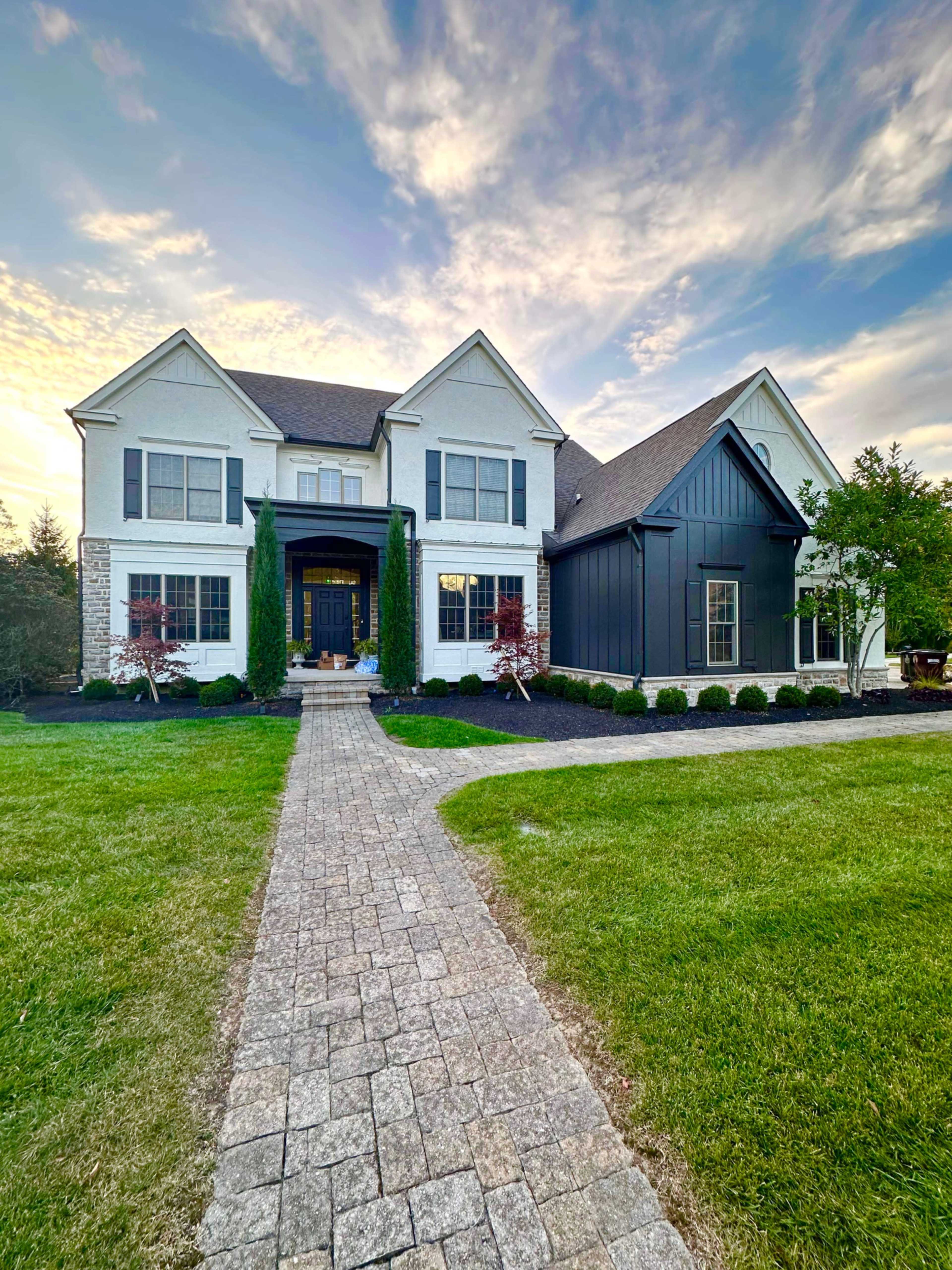 Modern Luxury Content House | Natural Light, Designer Kitchen + Outdoor Lounge Image in Tidewater at New Albany, New Albany, OH