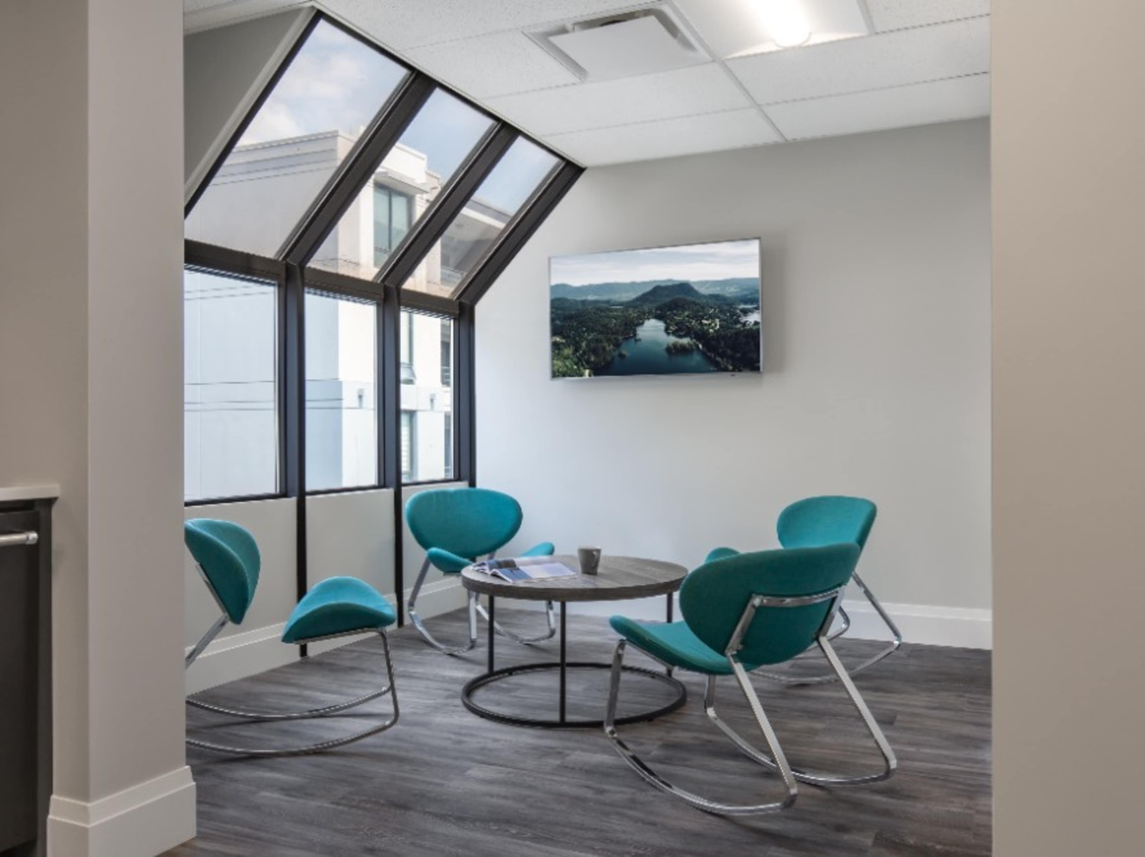 Common area access (kitchen, lounge, reception)