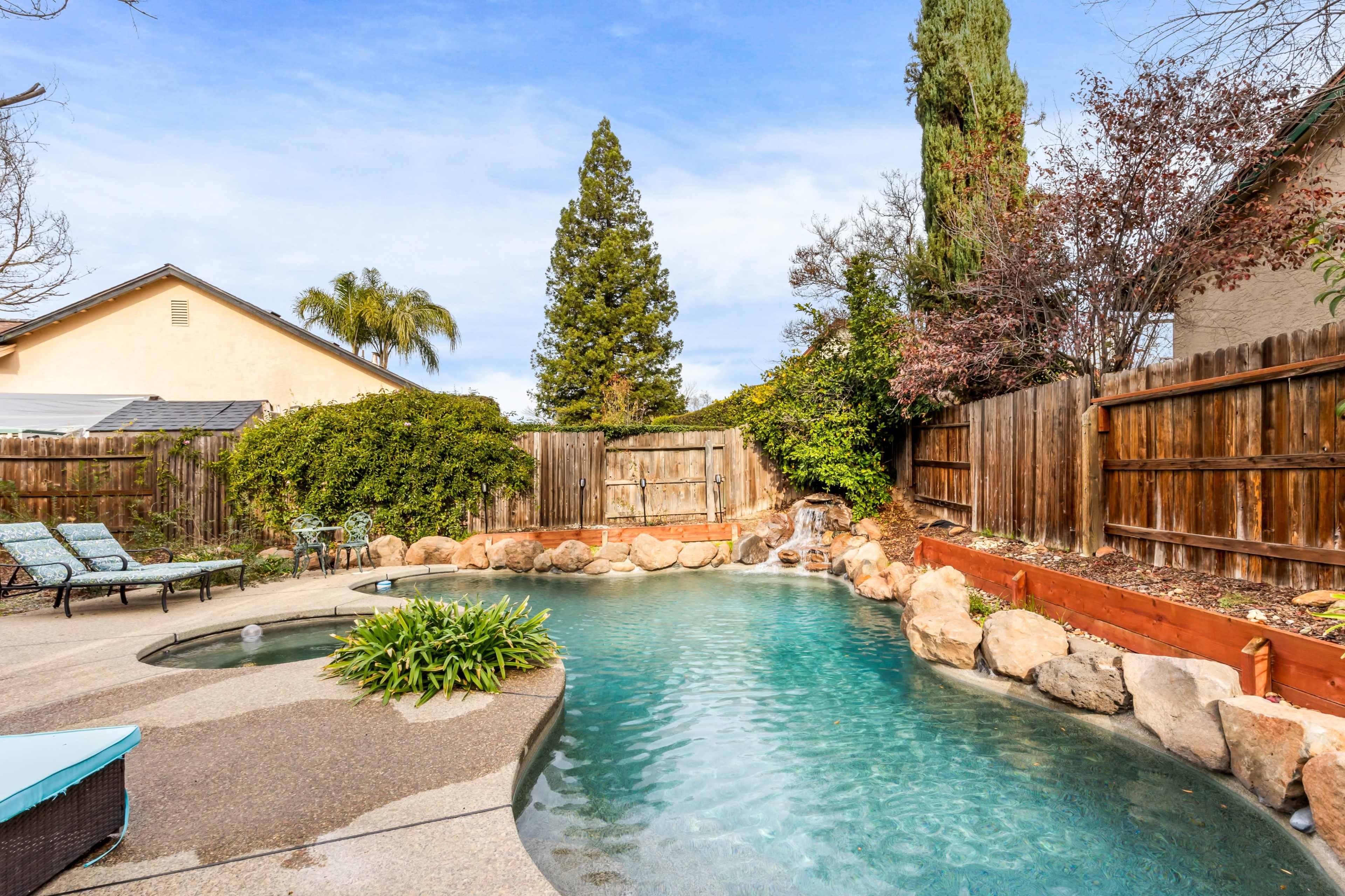 Spacious 3 bed 3 bath with pool and hot tub. Image in Antelope Highlands, Antelope, CA