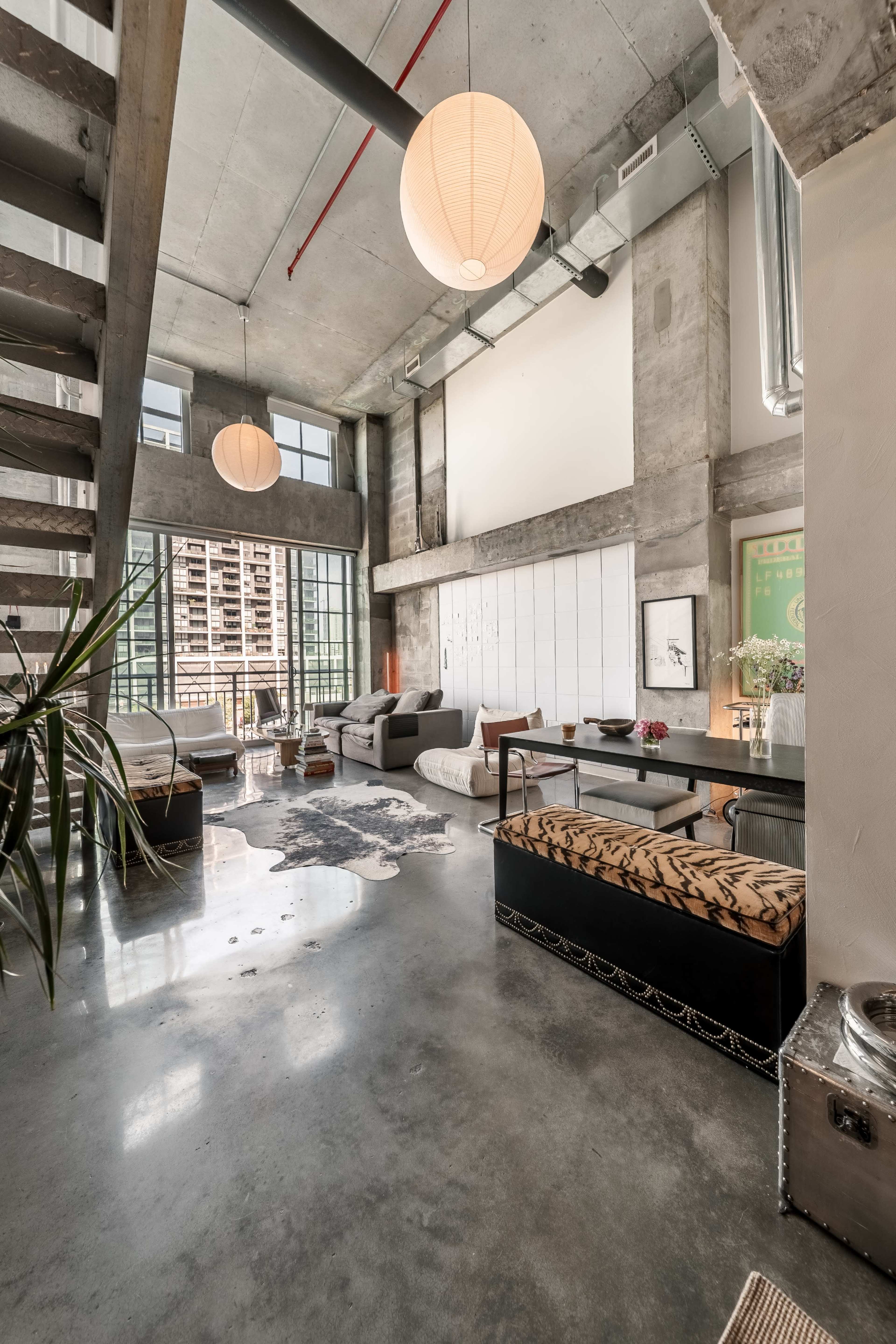 Natural Light Loft - Editorials, Ad Campaigns, Personal Brand Shoots, iPhone Content Image in Town Square, Miami, FL