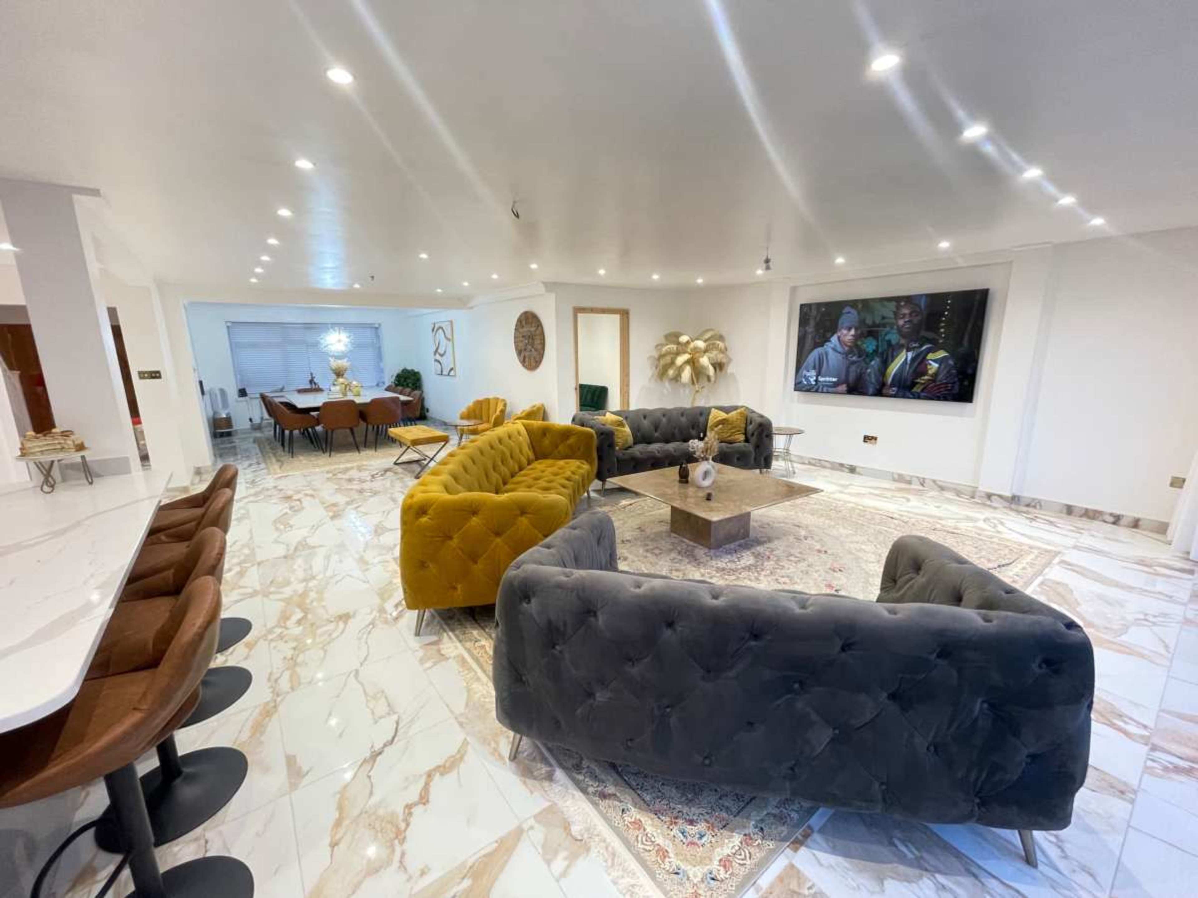 Luxe Glass-Pool House Image in Church End & Roundwood, London, ENG