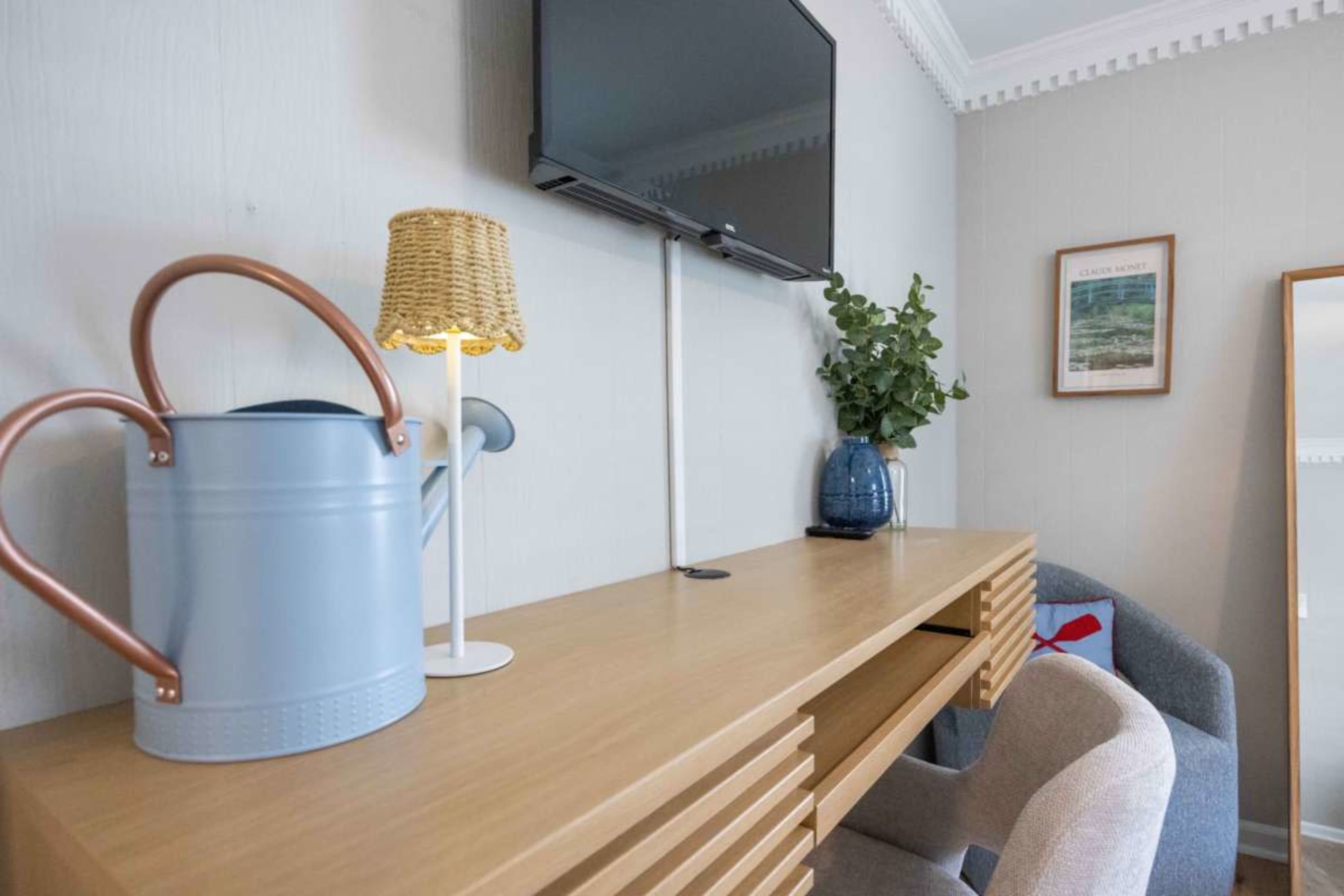 Lake Oliver Cottage Productions Image in Columbus, Columbus, GA