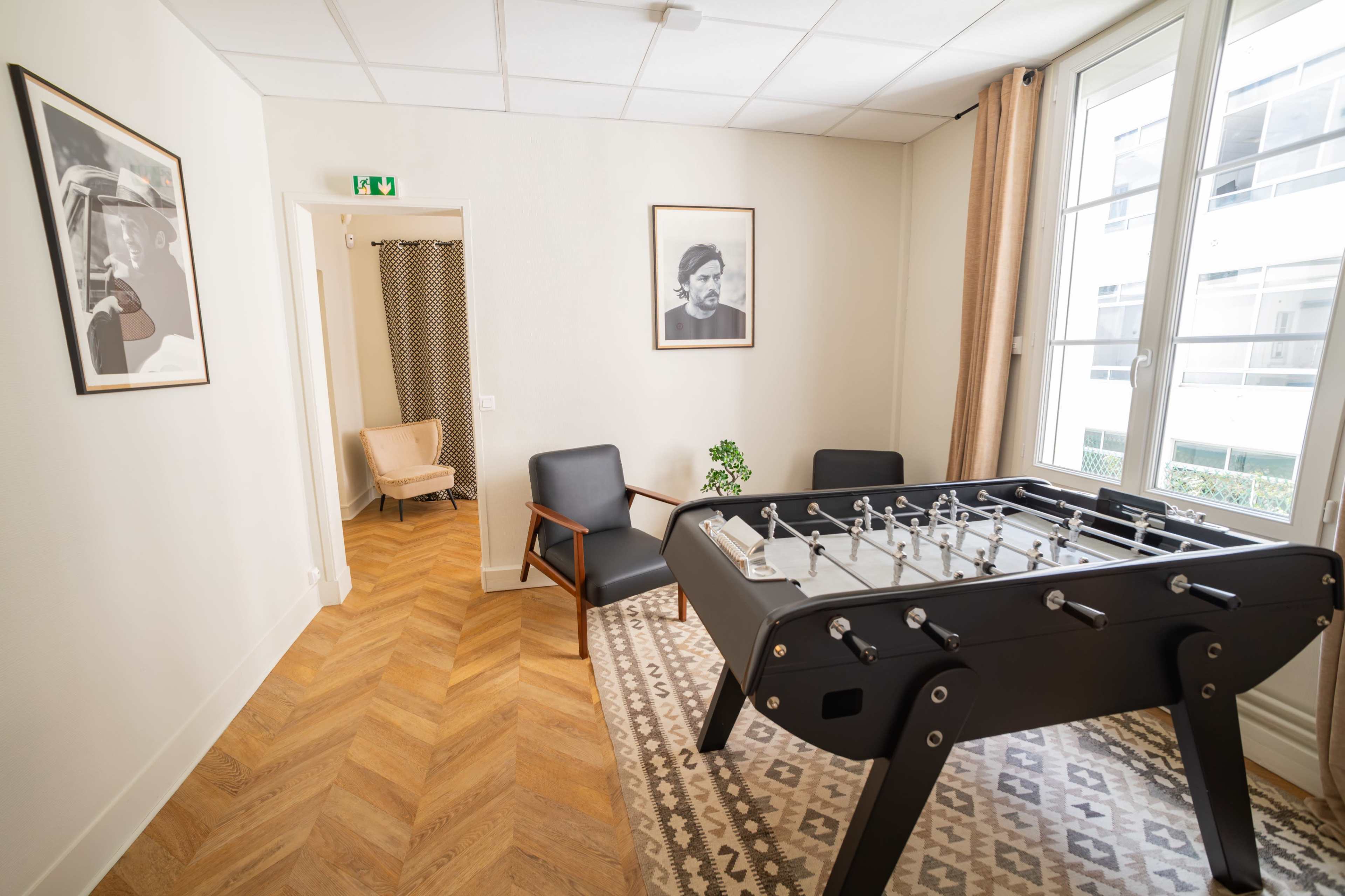 Salle de réunion, formation et bureaux Trinité d'Estienne d'Orves Image dans New Athens, PARIS, 