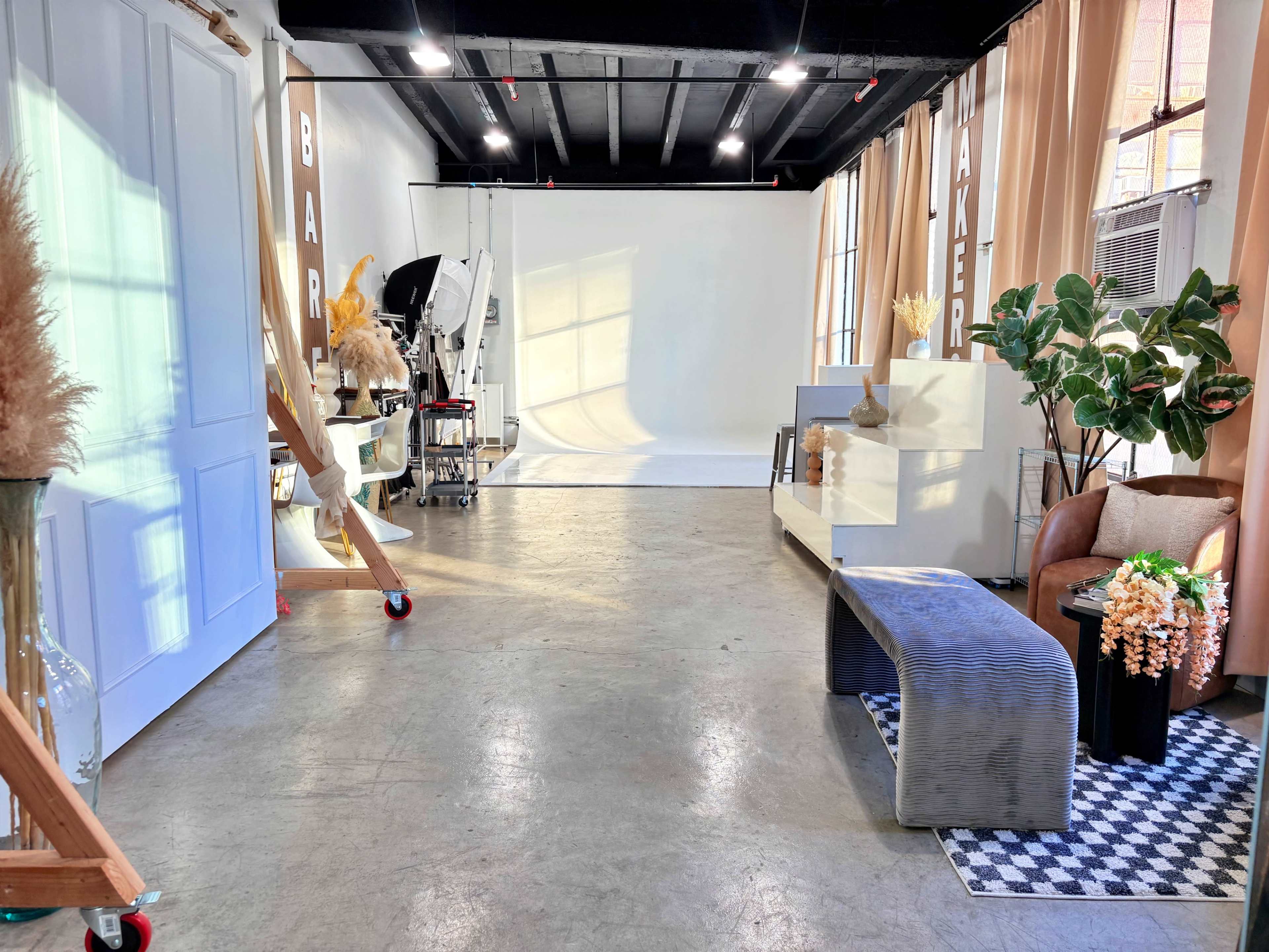 BareMaker’s Studio | Creative Open Studio w/ City Views, Cyclorama Wall ...
