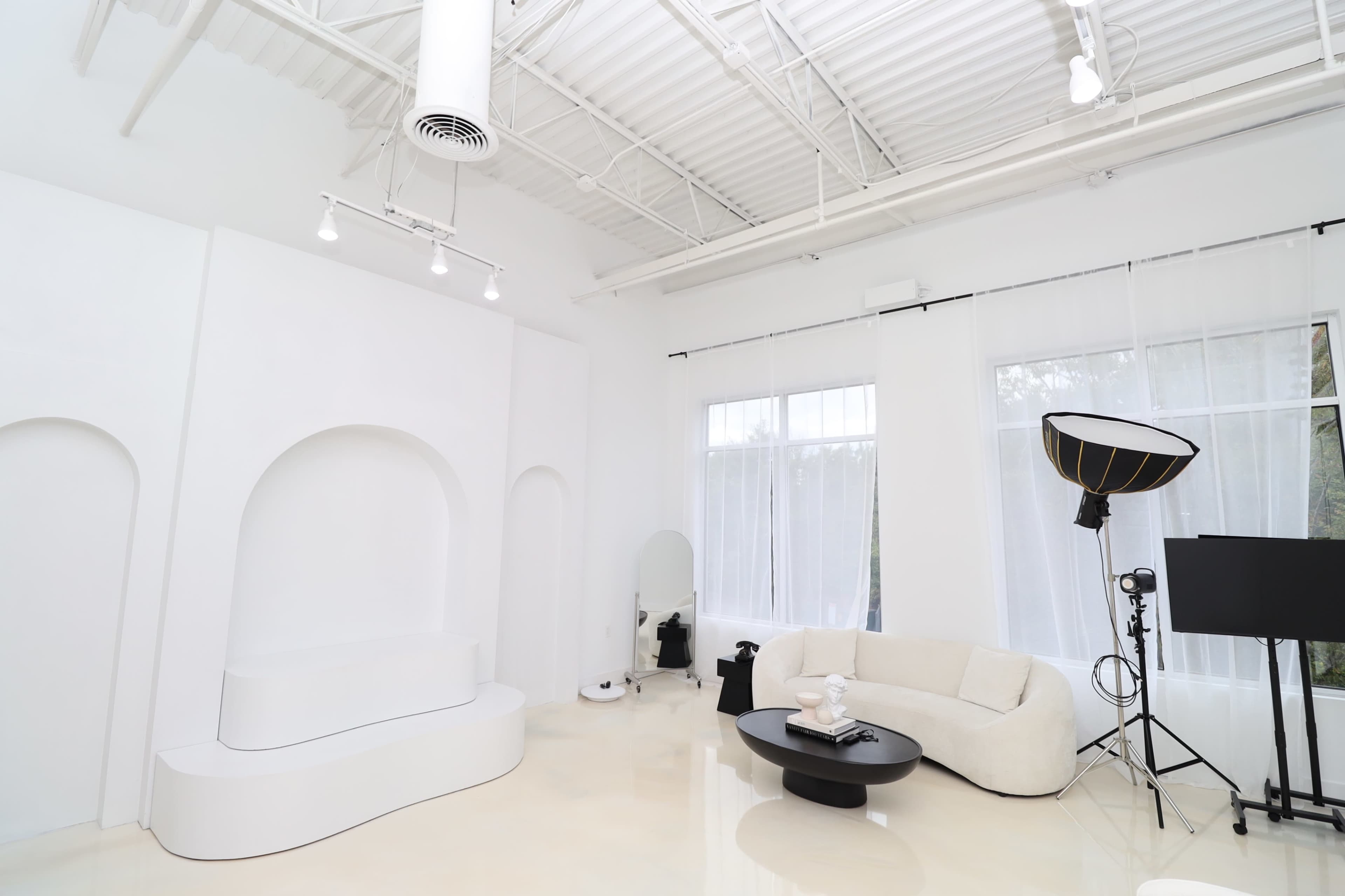 Modern Luxury Natural-Light Photo Studio — Metro Atlanta (Suwanee, Ga) for Photoshoots, Content Creation, Events, Classes Image in Suwanee, Suwanee, GA