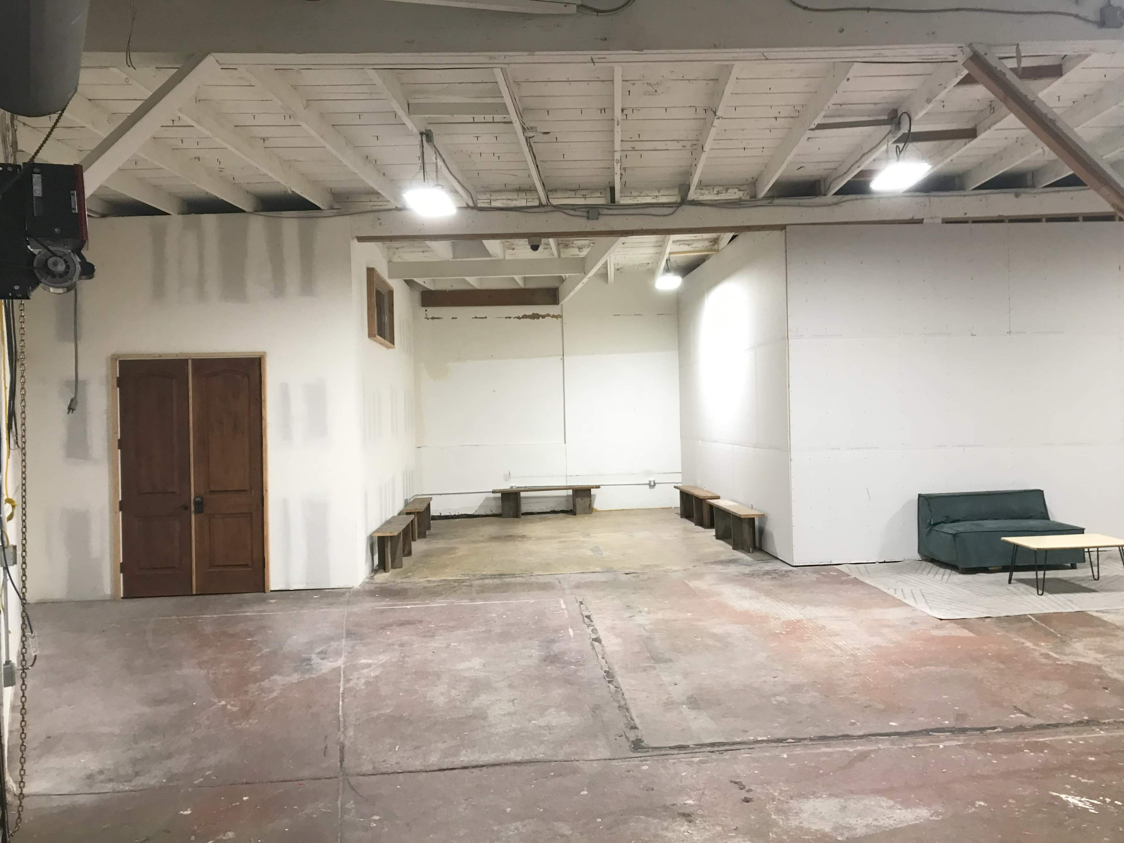 Conveniently Located Warehouse with Wood Beam Ceiling Image in Shafter, Oakland, CA