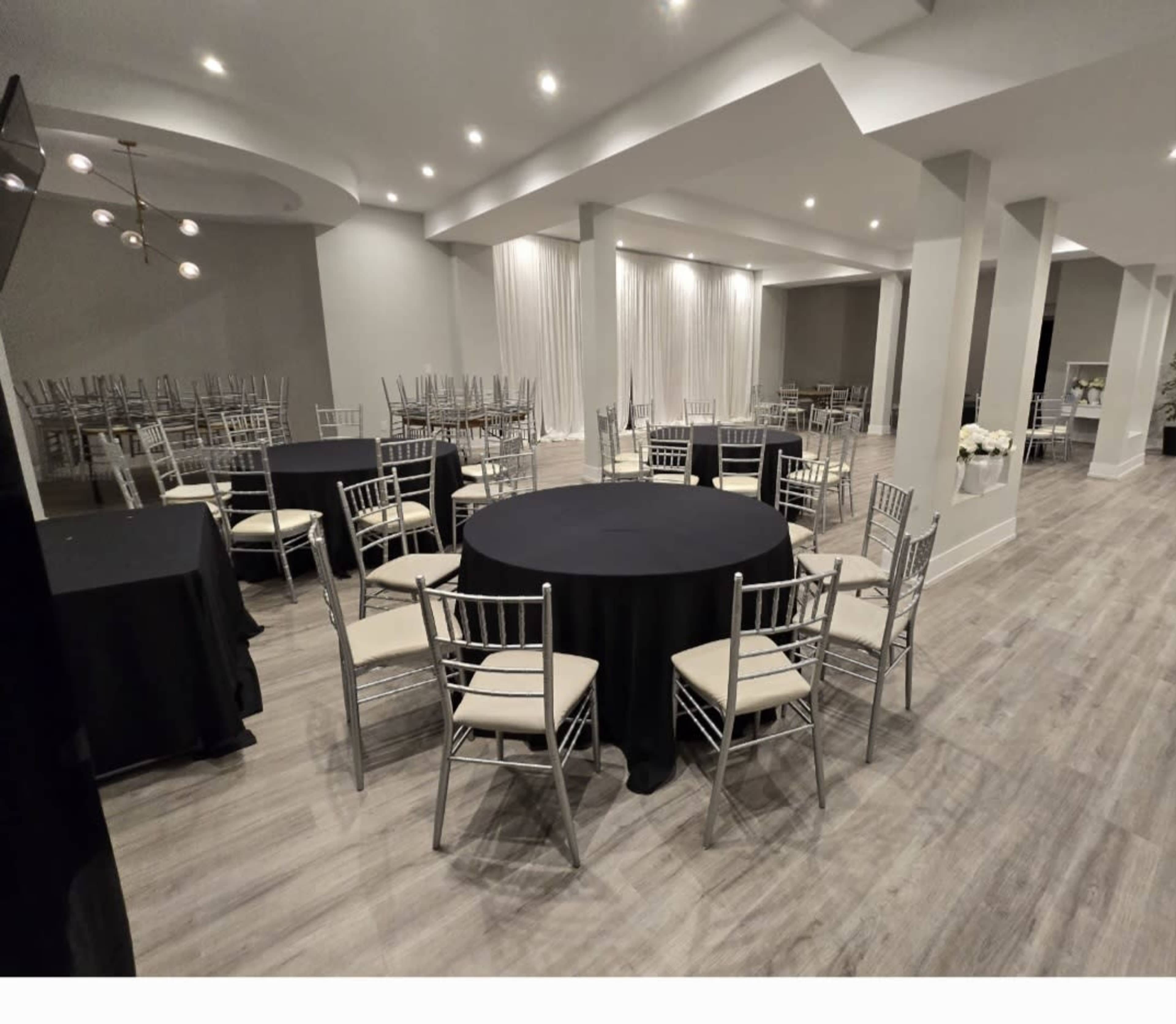 Country Setting with gorgeous backdrop 30mins to the GTA Image in Uxbridge, Uxbridge, ON