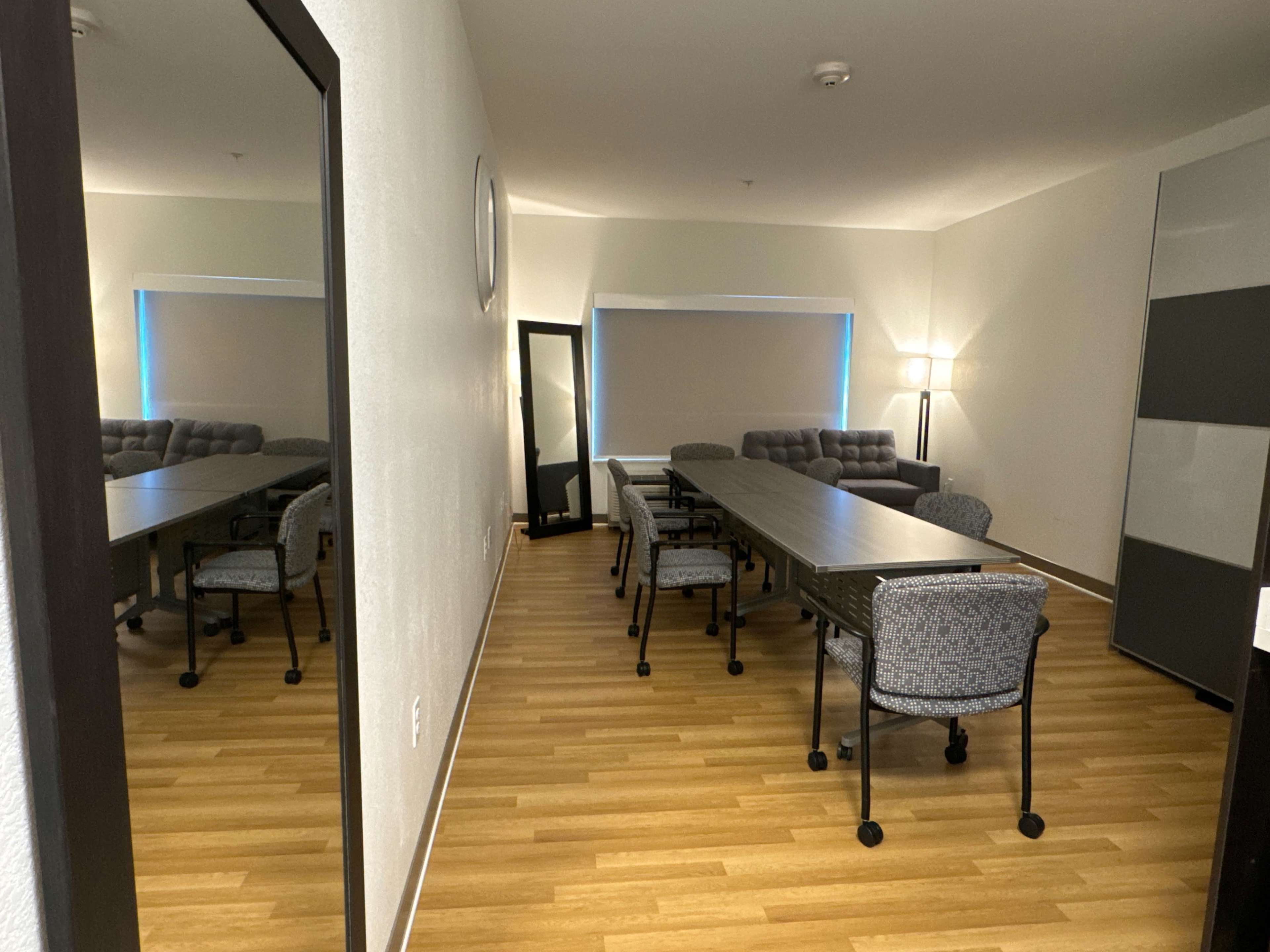 Aurora Multi-Use Room Image in Chambers Heights, Aurora, CO