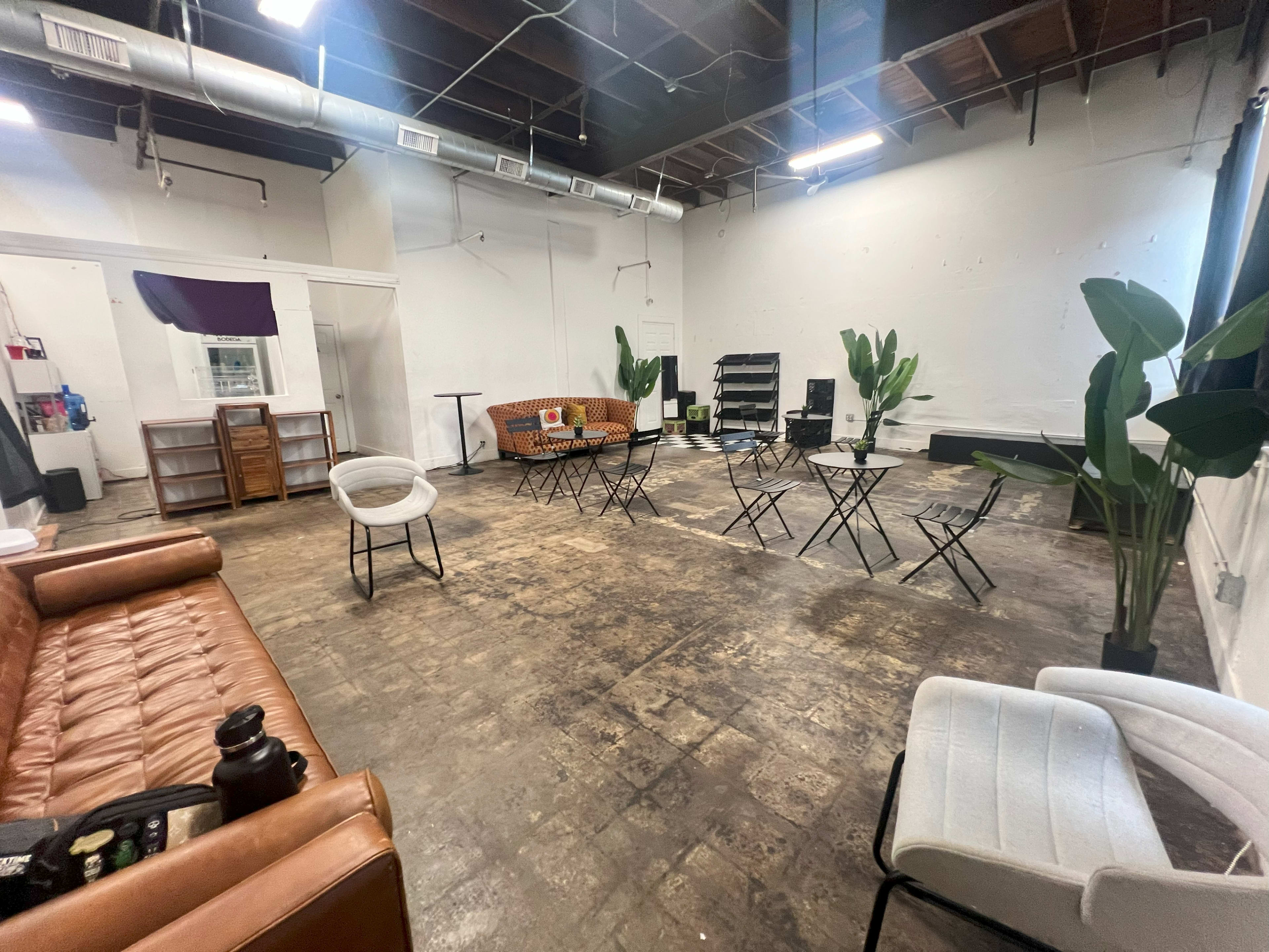 ✨ Saint Charles Studio is a bright, open creative space in East Downtown Houston — ideal for events, co-working, photography, and content creation. Image in Downtown Houston, houston, TX