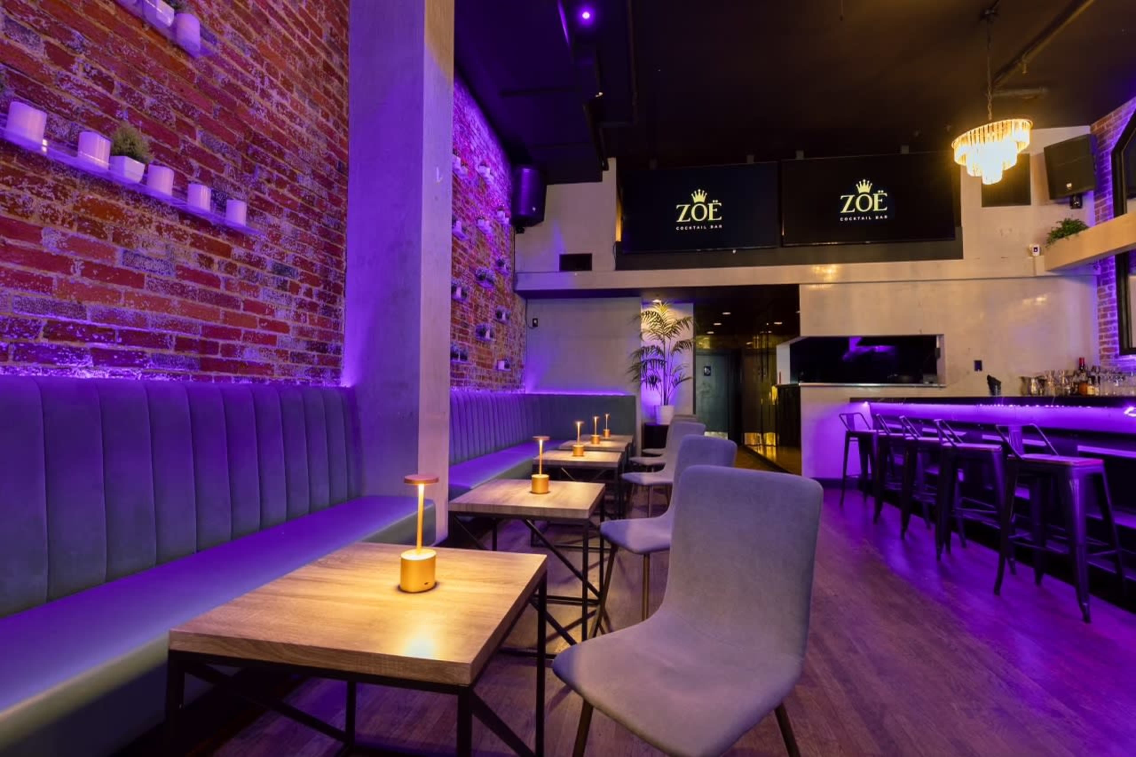 Bar and lounge serving food & drinks in Soma close to Salesforce and Linkedin Image in SoMa, San Francisco, CA