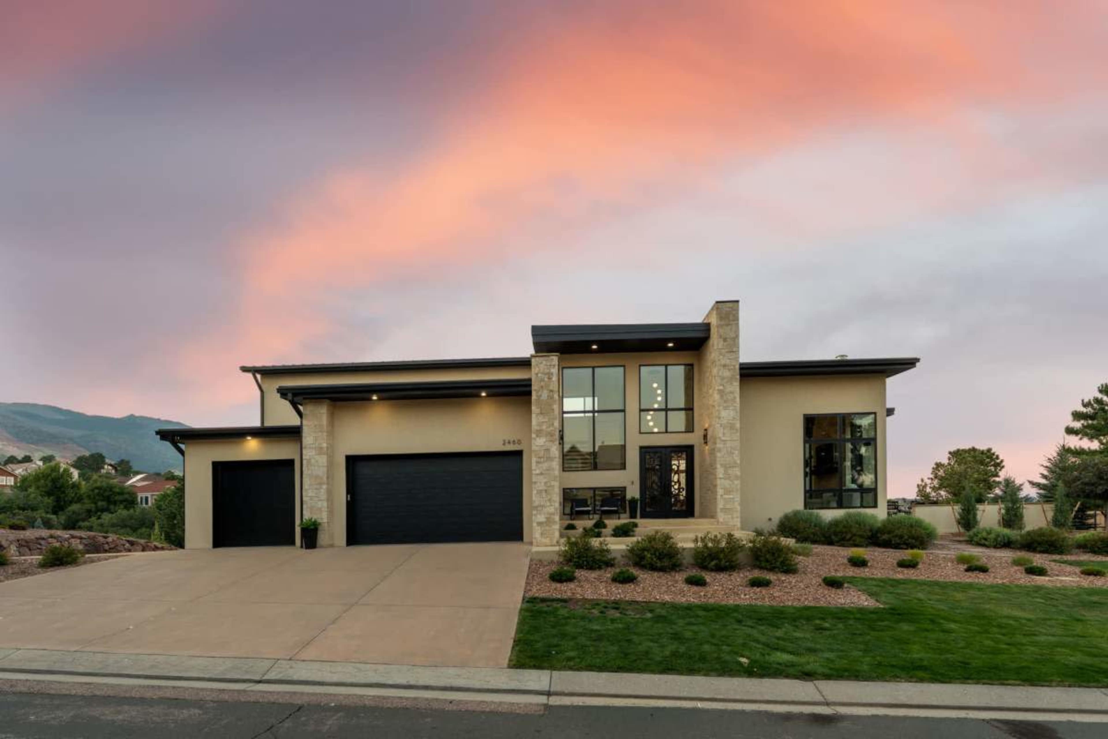 Bright Spacious and Luxurious Modern Home with Mountain Views in Ideal Colorado Springs Location Image in Northwest Colorado Springs, Colorado Springs, CO