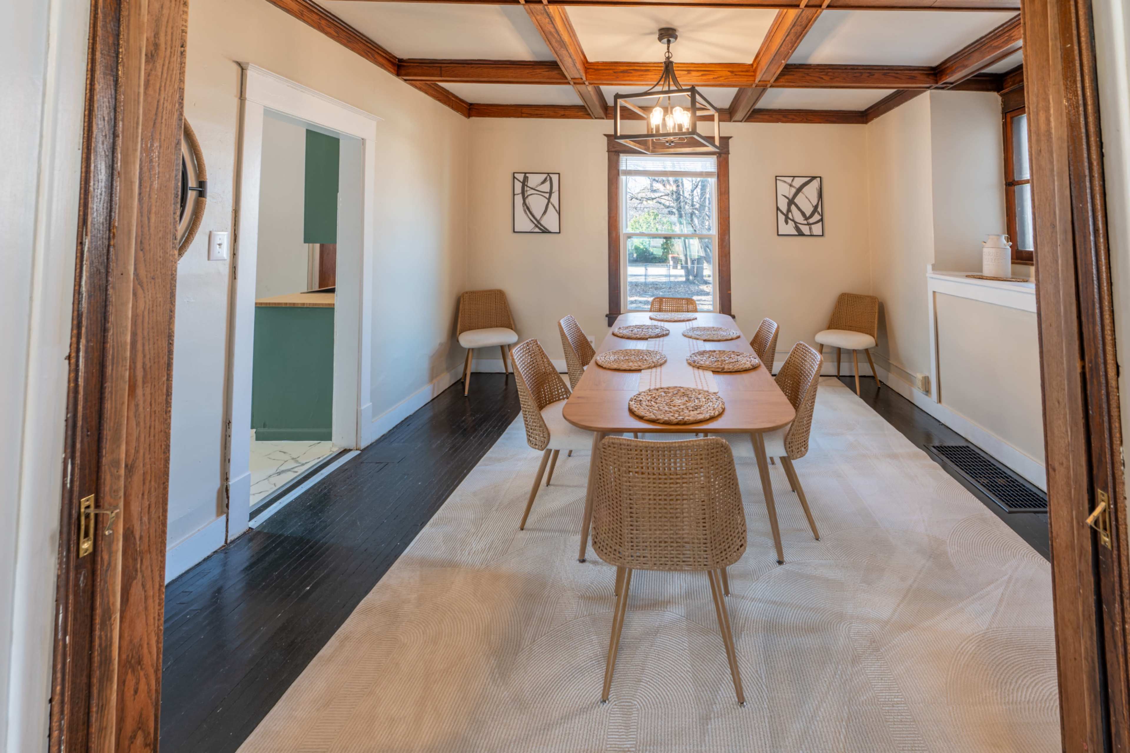 Bright and Spacious Peoria Home for Meetings and Shoots Image in , Peoria, IL