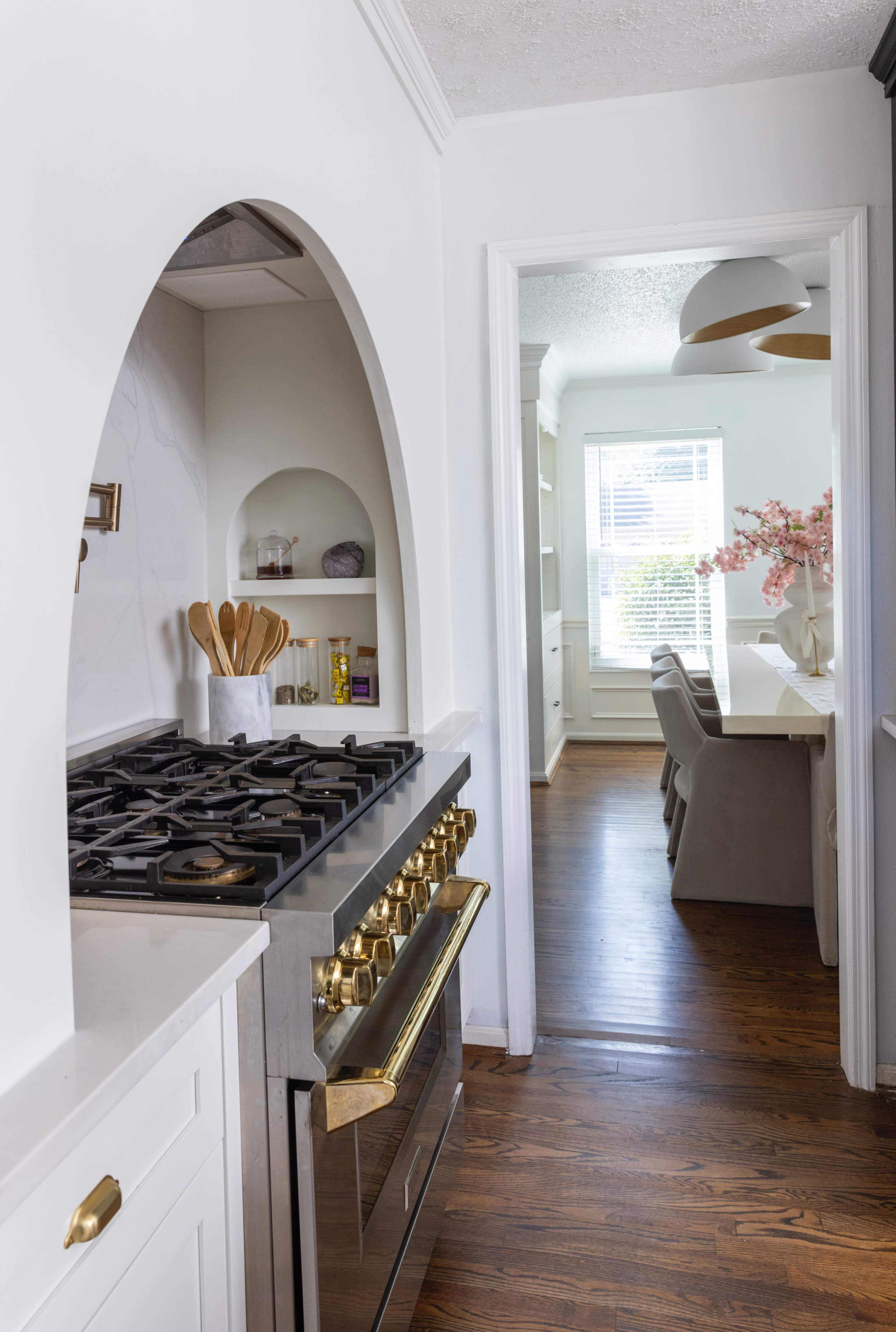 Modern and Bright Frame - Cincinnati Suburbs Image in Fairfield, Fairfield, OH