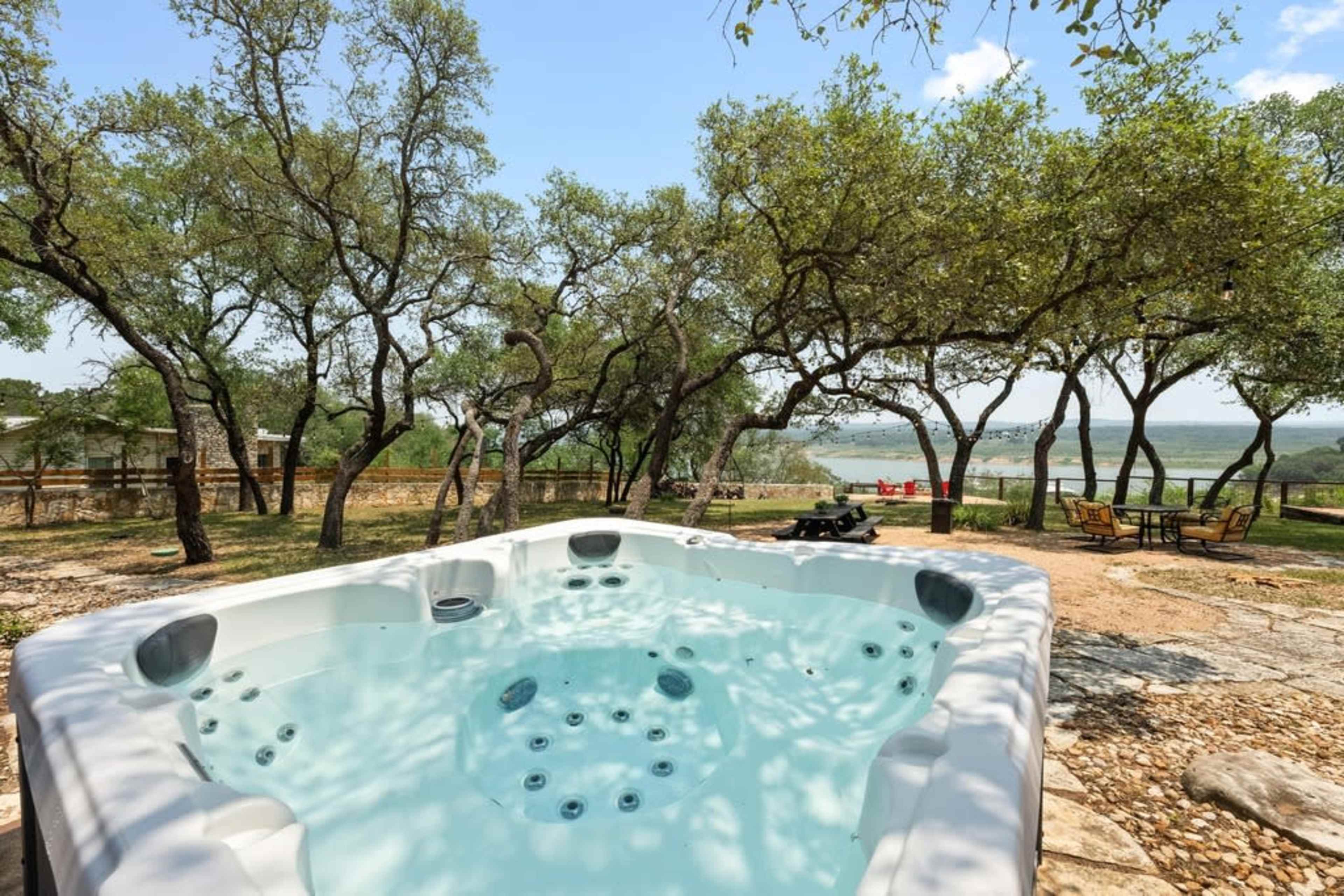Sunrise Lodge on Lake Travis Image in , Spicewood, TX