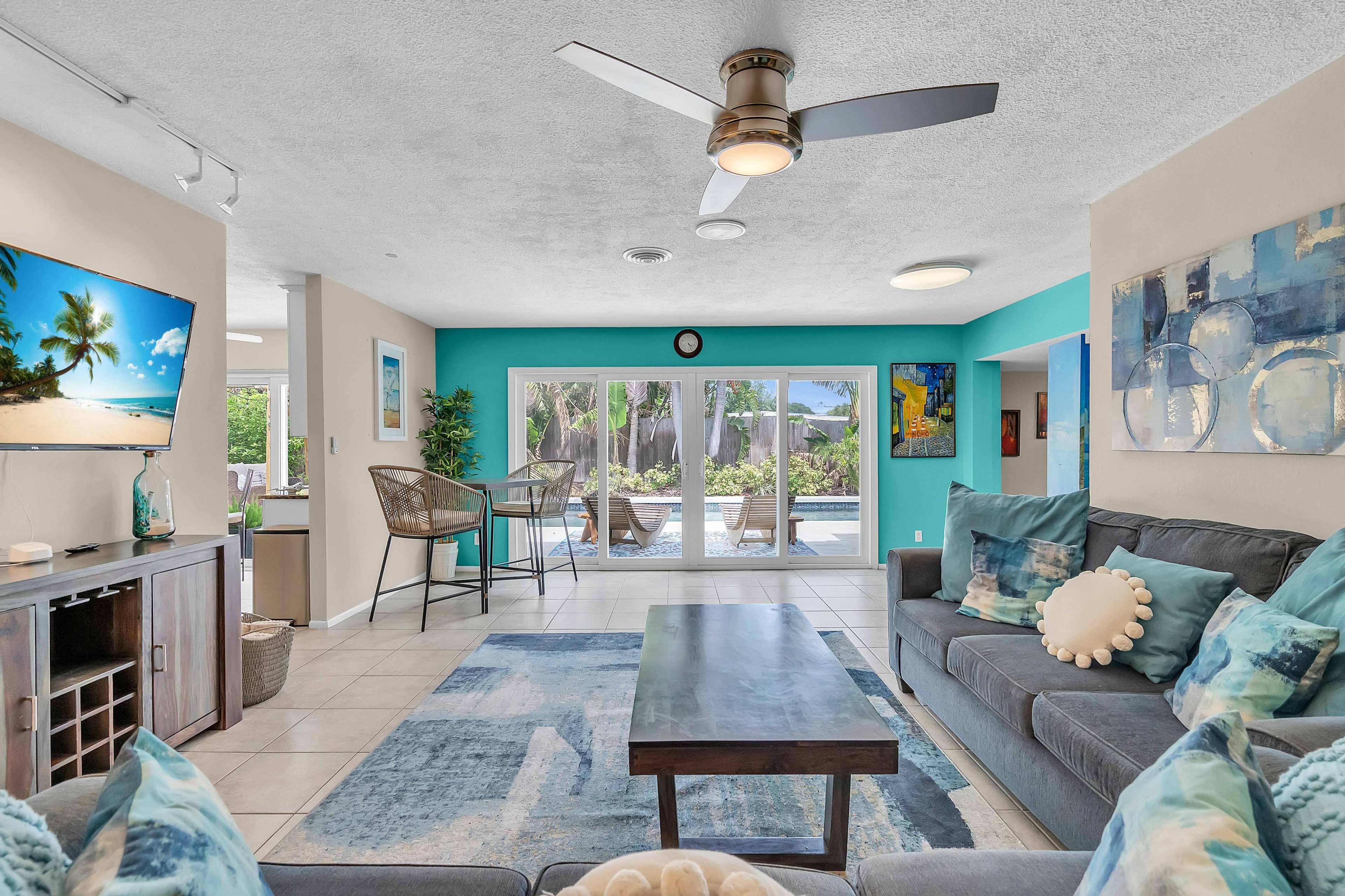 Tropical Suburban Oasis - IMG Nearby Image in Bayshore Gardens, Bradenton, FL