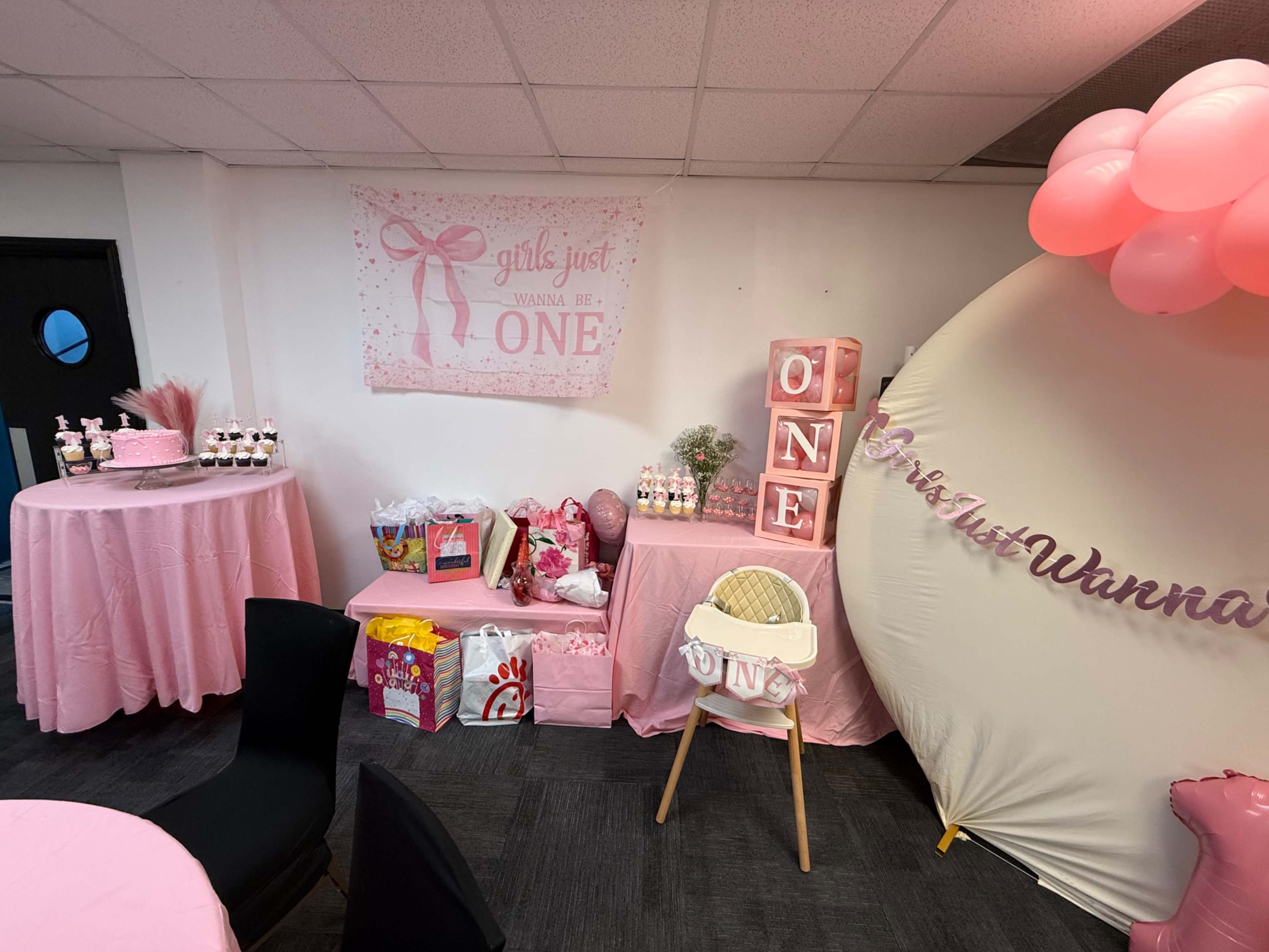 Church space, spacious room for small gatherings Image in Grand Prairie, Grand Prairie, TX