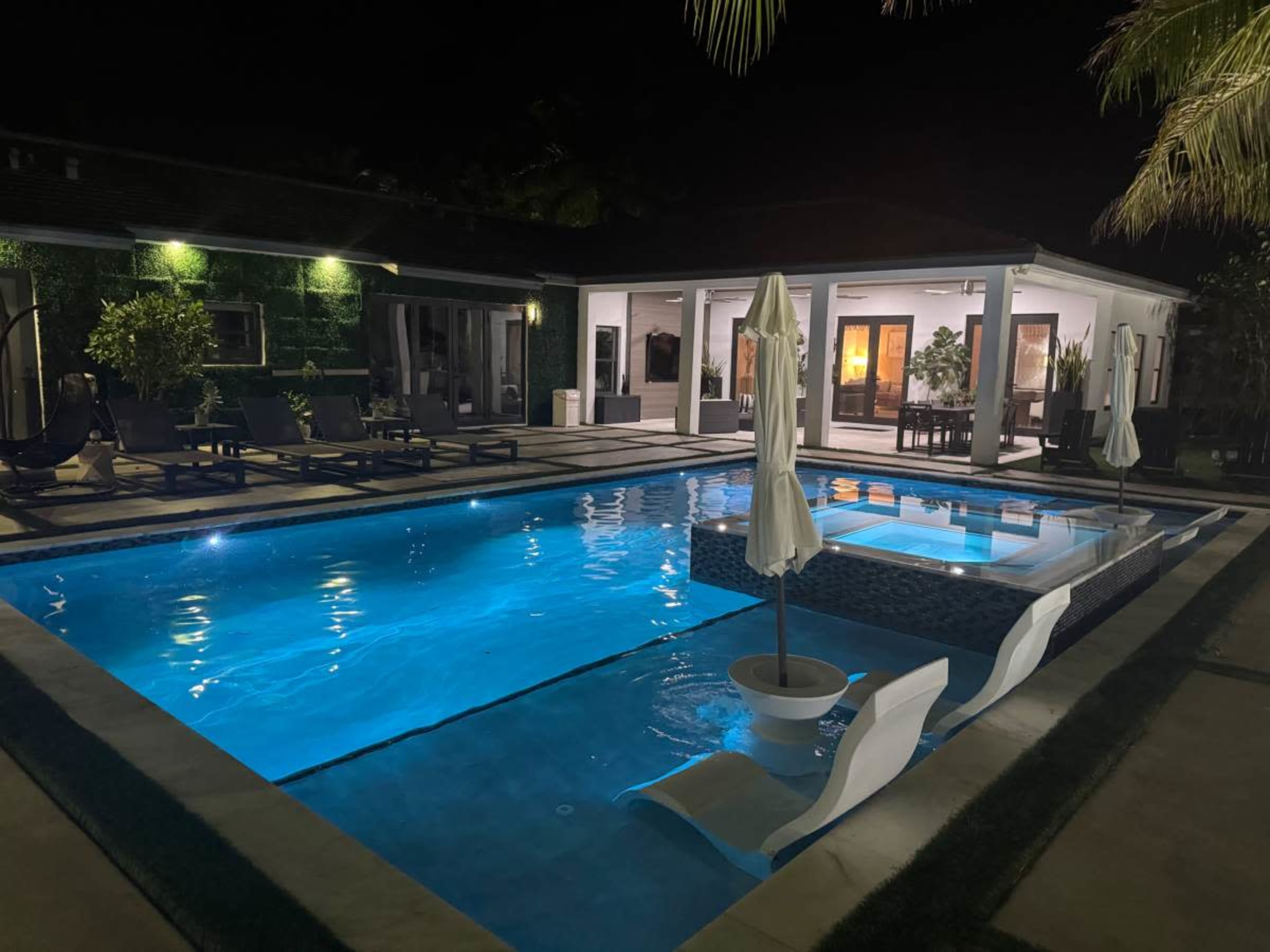 Unique, Pool and entertainment experience Image in , Homestead, FL