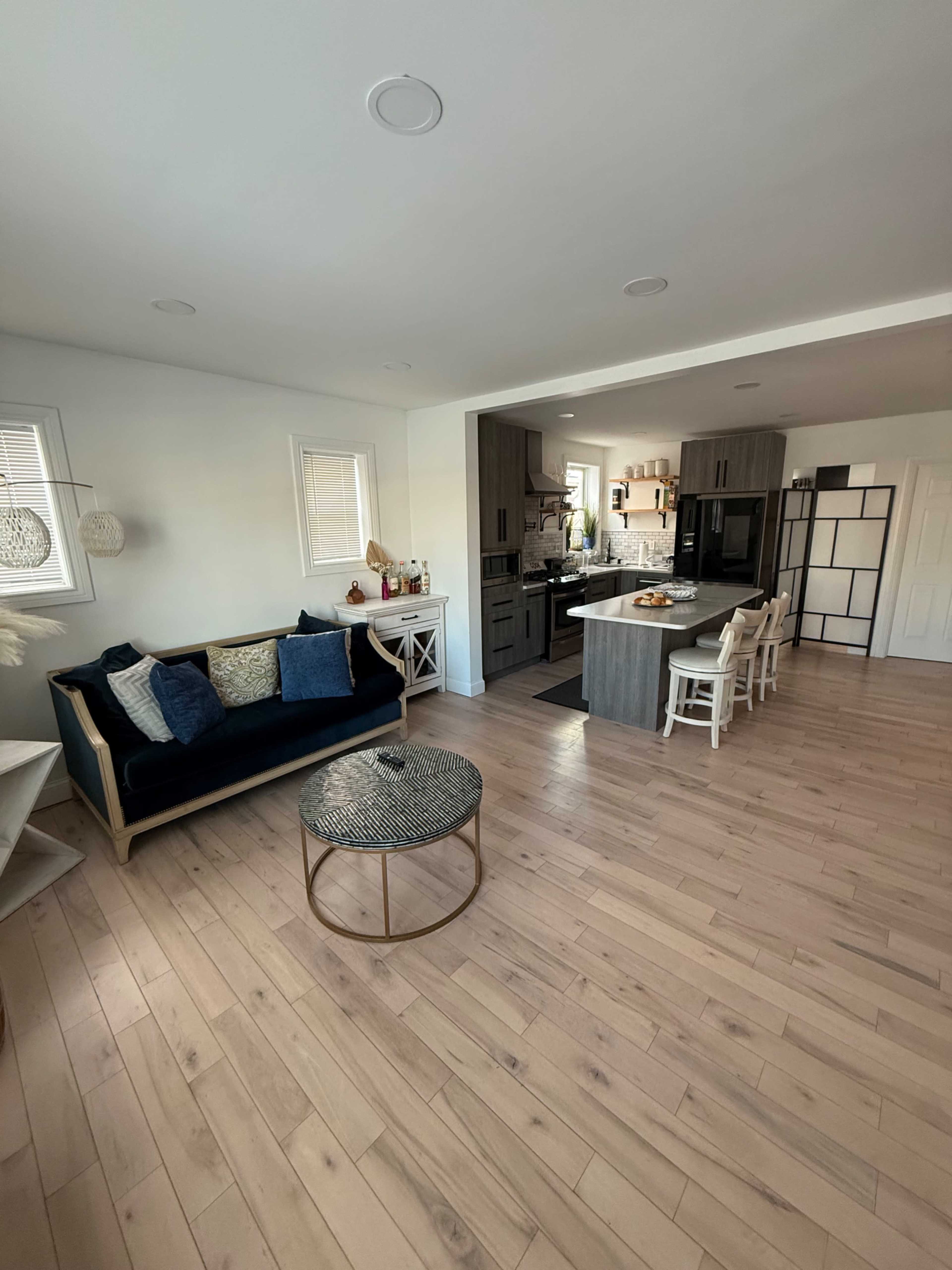 Spacious & luxurious space Image in Hempstead, Elmont, NY