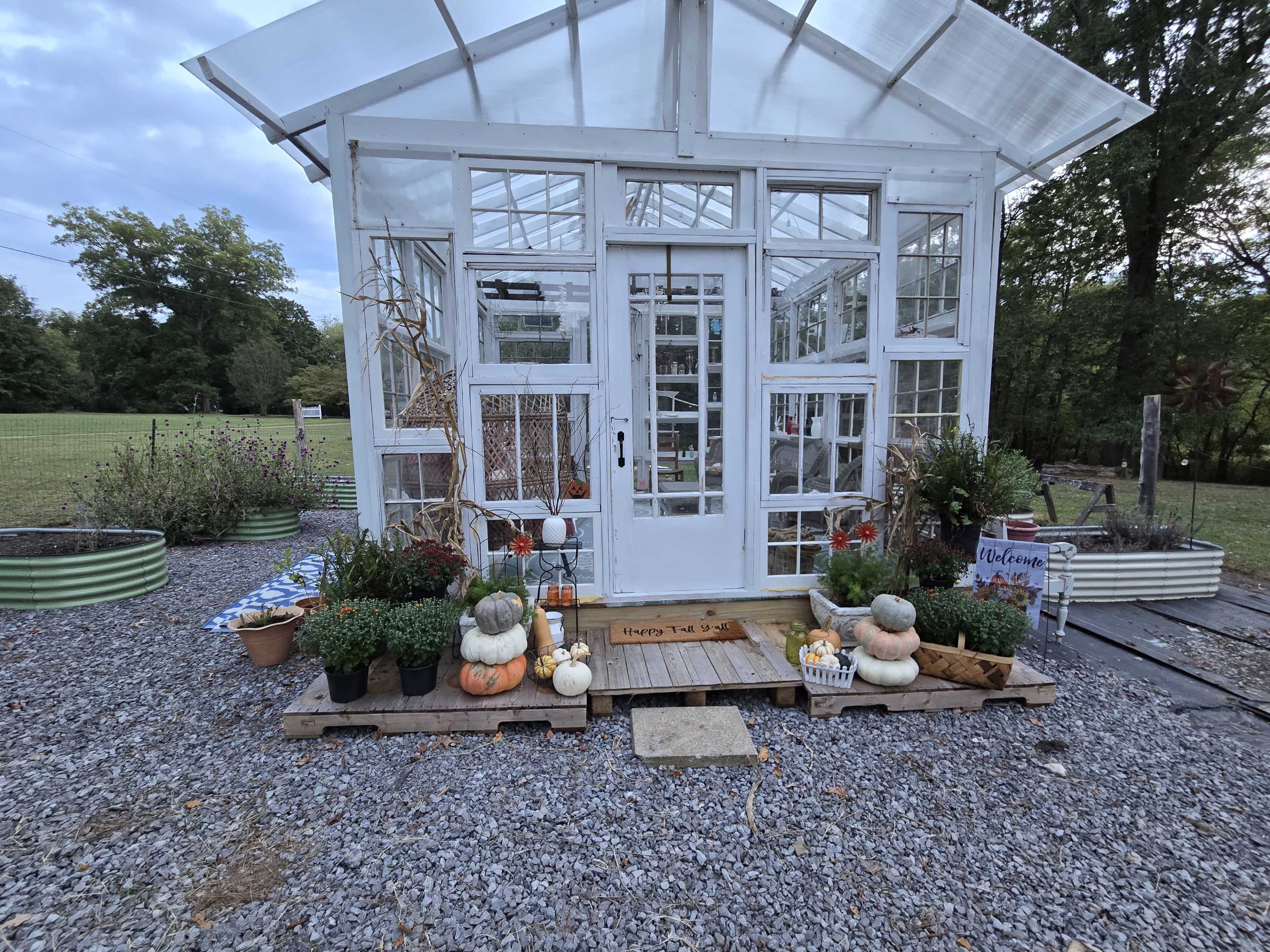 Greenhouse just minutes from Downtown with a country feel Image in Madison, Madison, TN