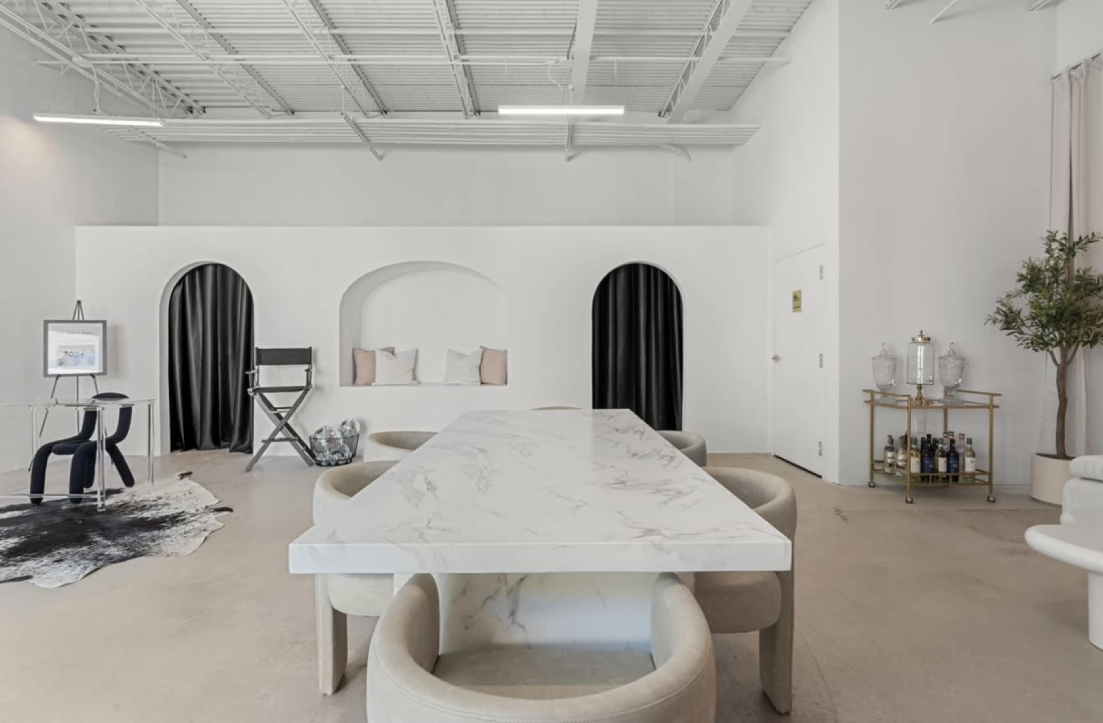 Aesthetic Photo Studio Image in Progresso Village, Fort Lauderdale, FL