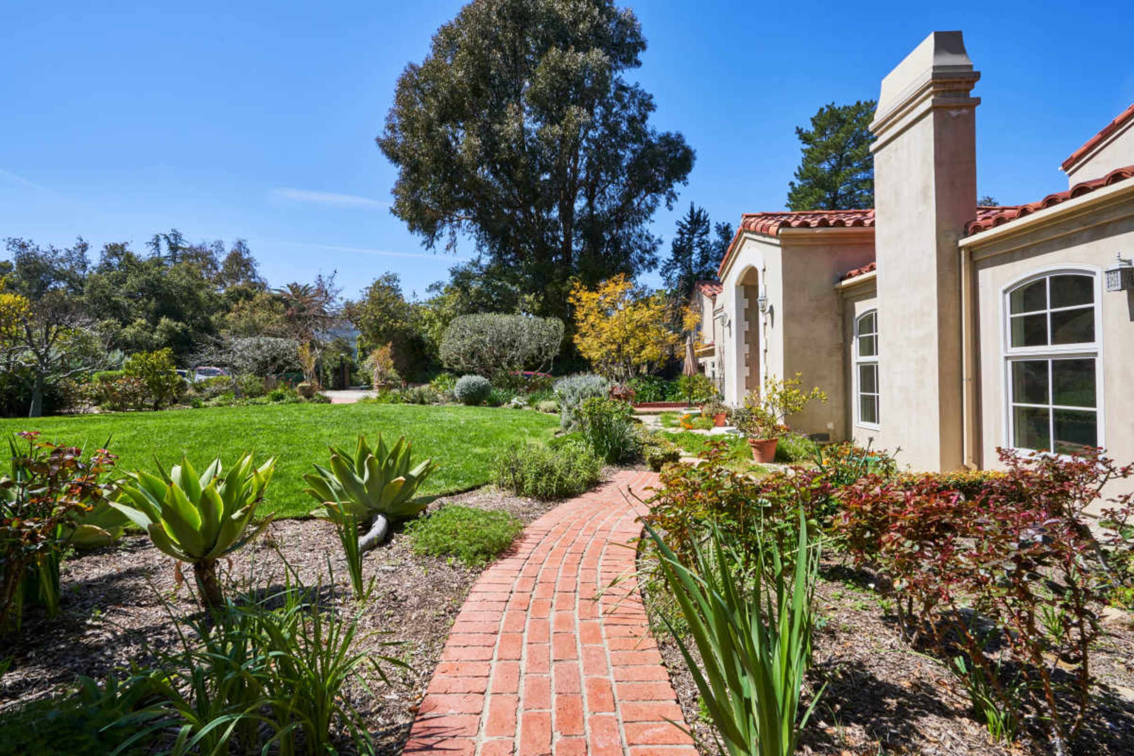 Italian Style Villa and Gardens Image in Topanga, Topanga, CA