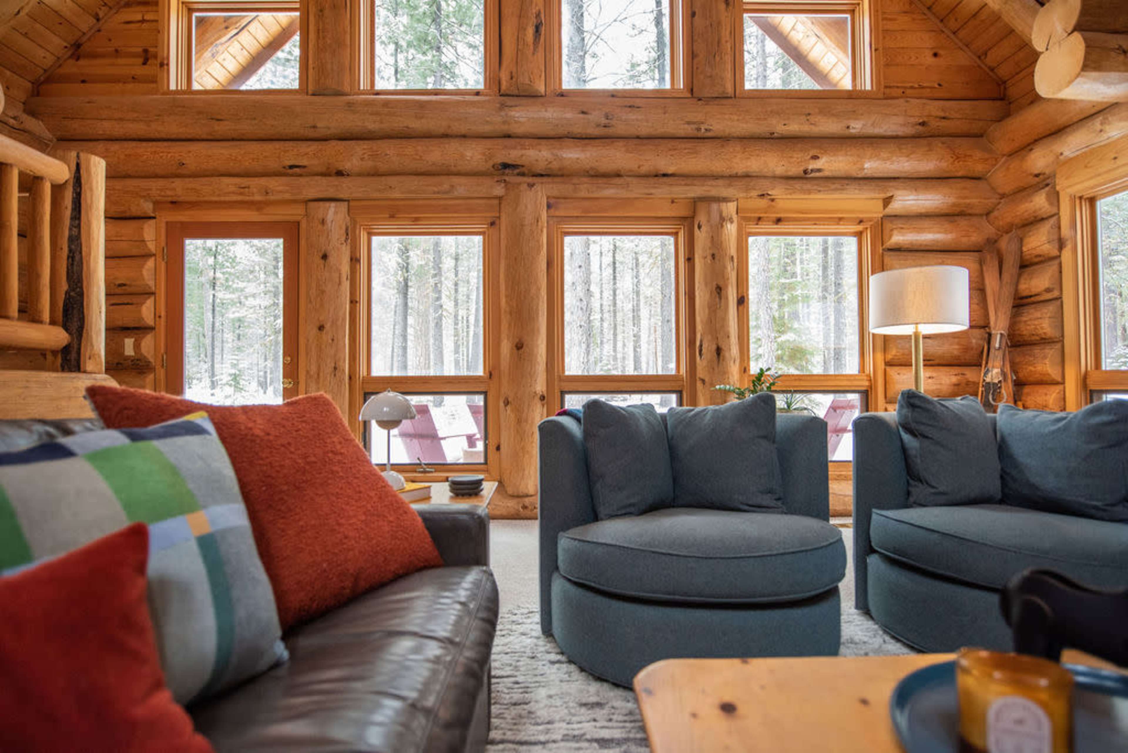 Modern Log Cabin with Forest View Image in Black Butte Ranch, Sisters, OR