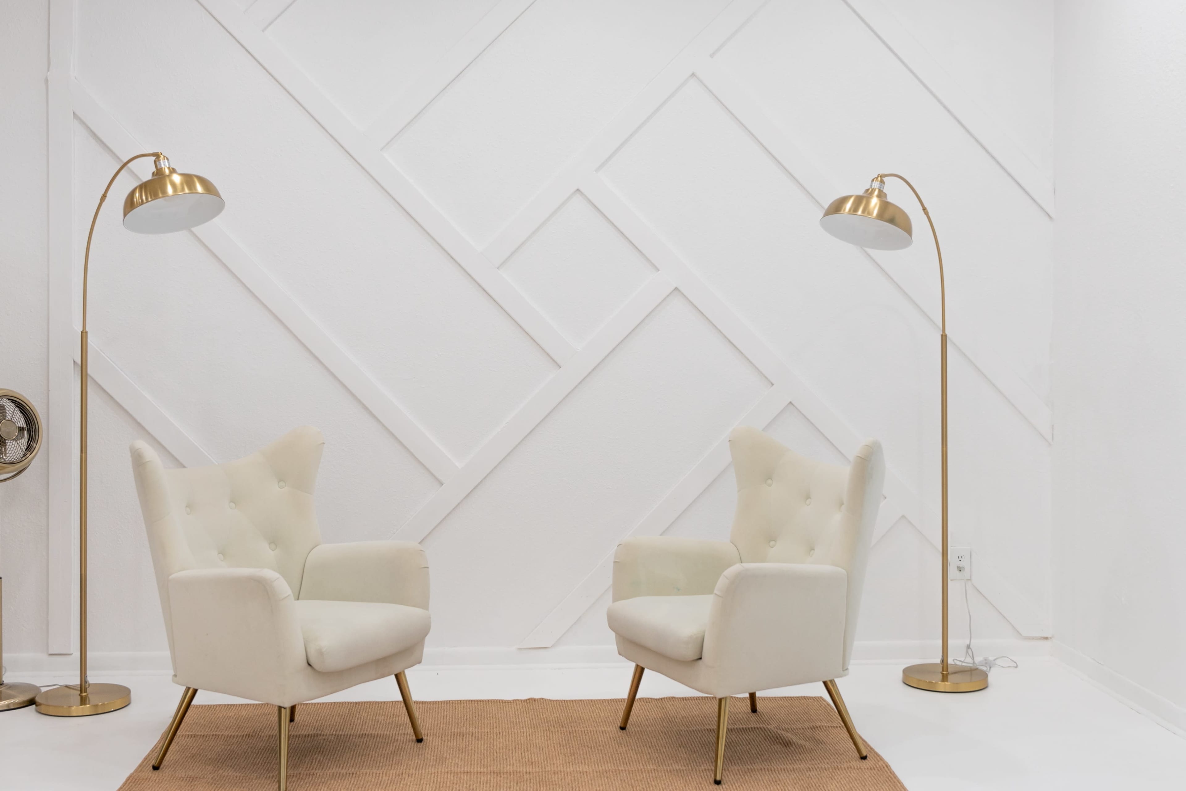 Natural Light Photo/Video Studio Cyc Wall Image in Englewood, Jacksonville, FL