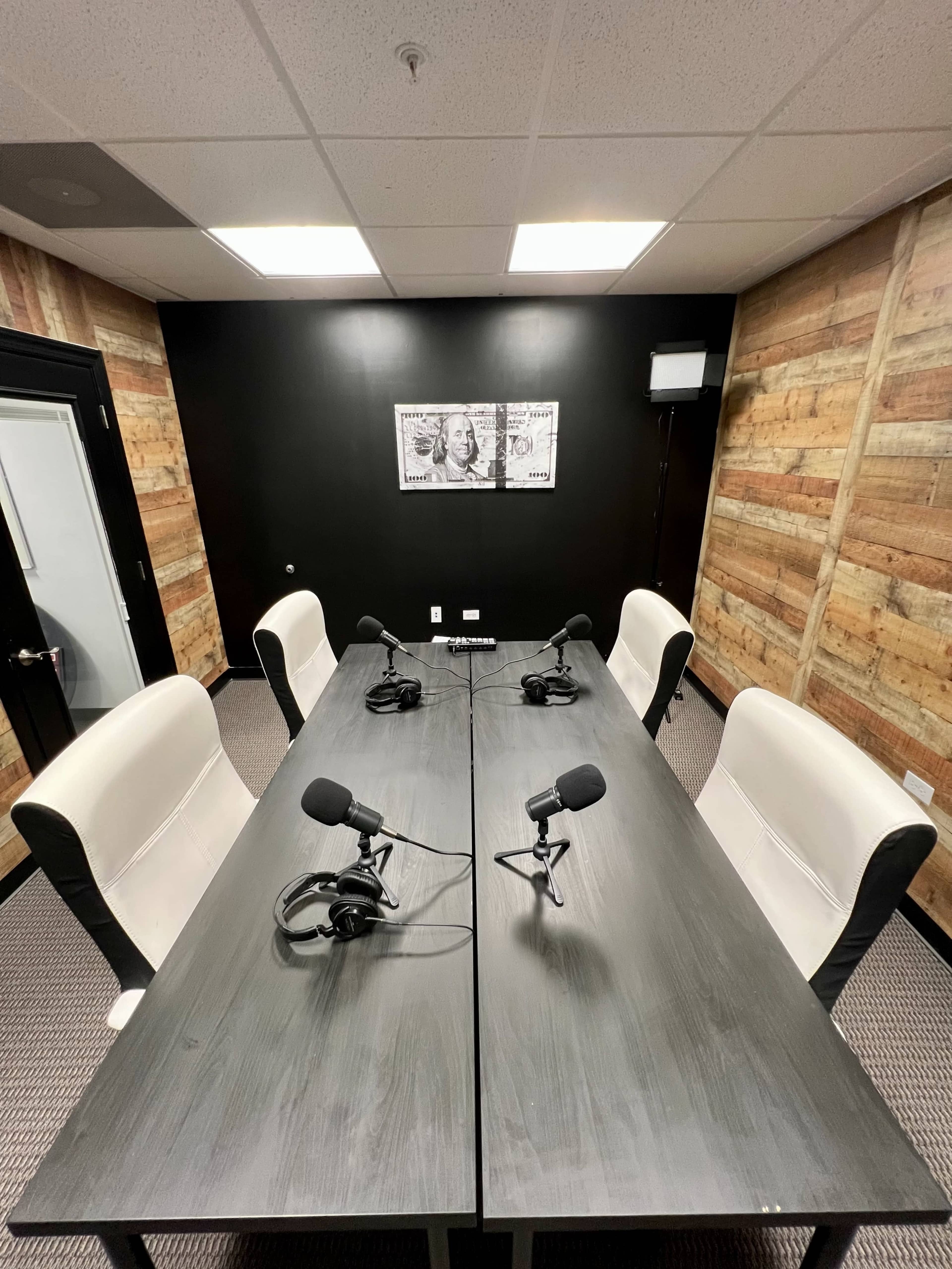 Modern Downtown Studio Image in St. Charles, Saint Charles, IL