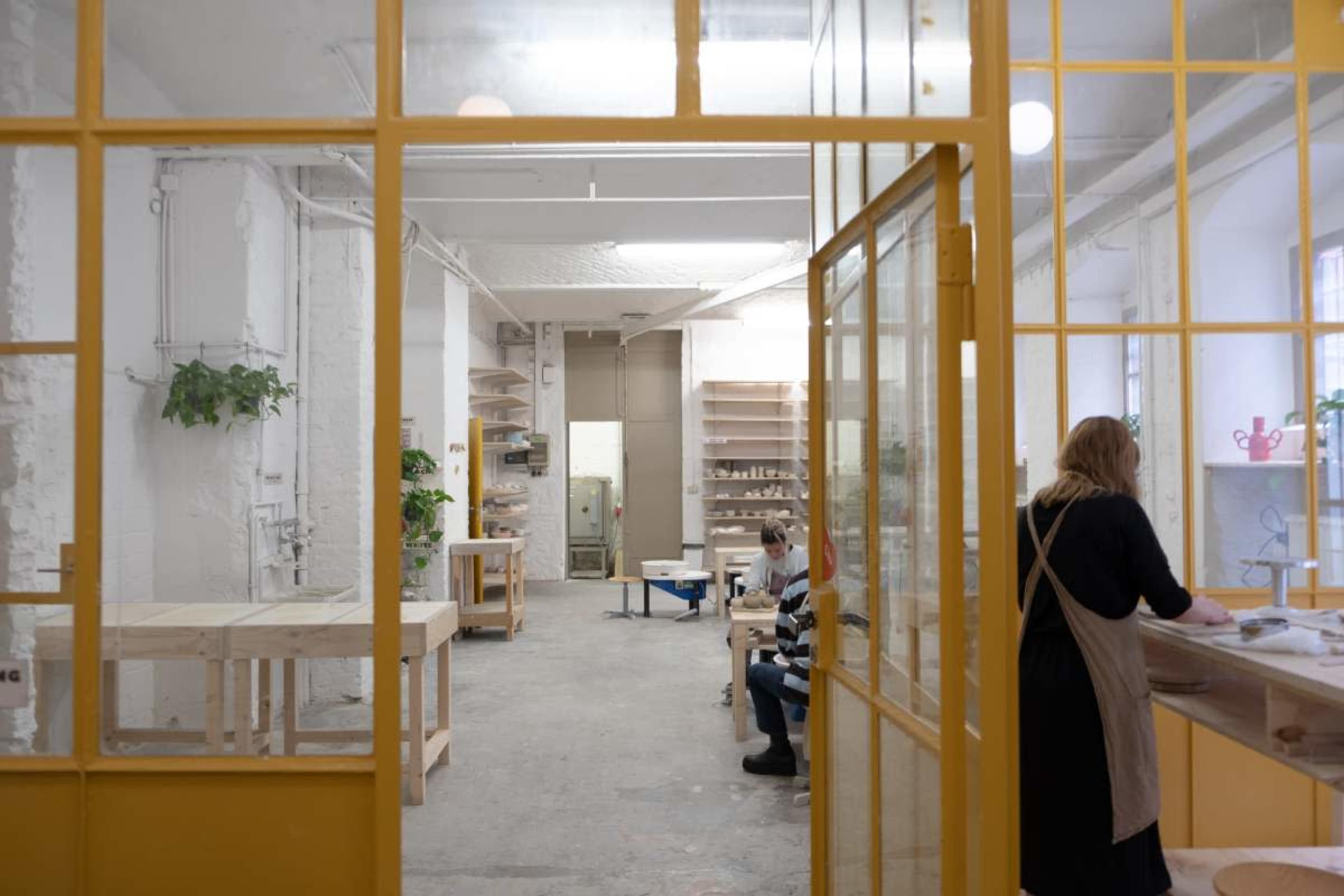 Peace Out Paradise Keramikstudio Image in Kreuzberg, Berlin