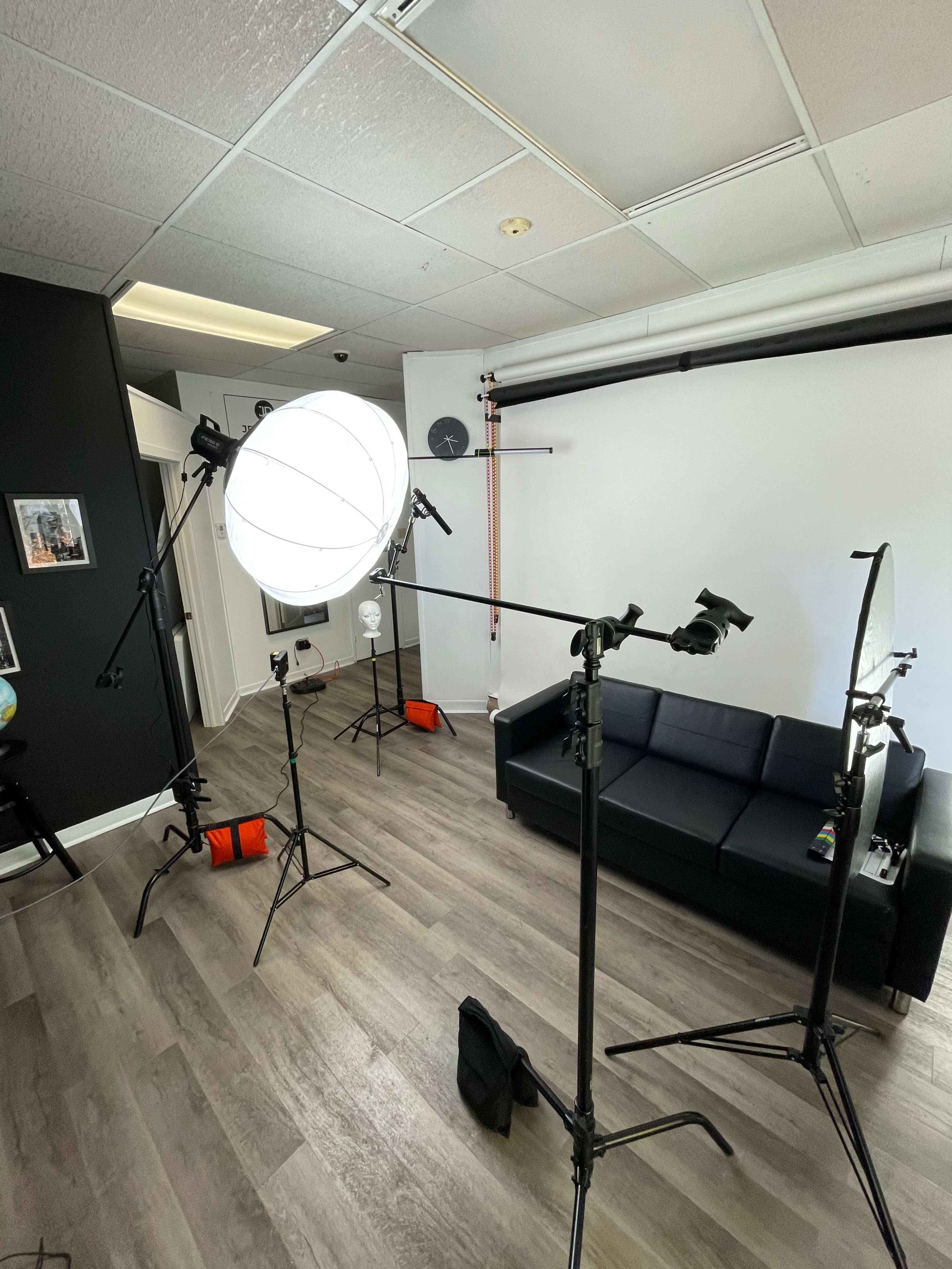 Downtown Ottawa Photography studio Image in Centretown, Ottawa, ON
