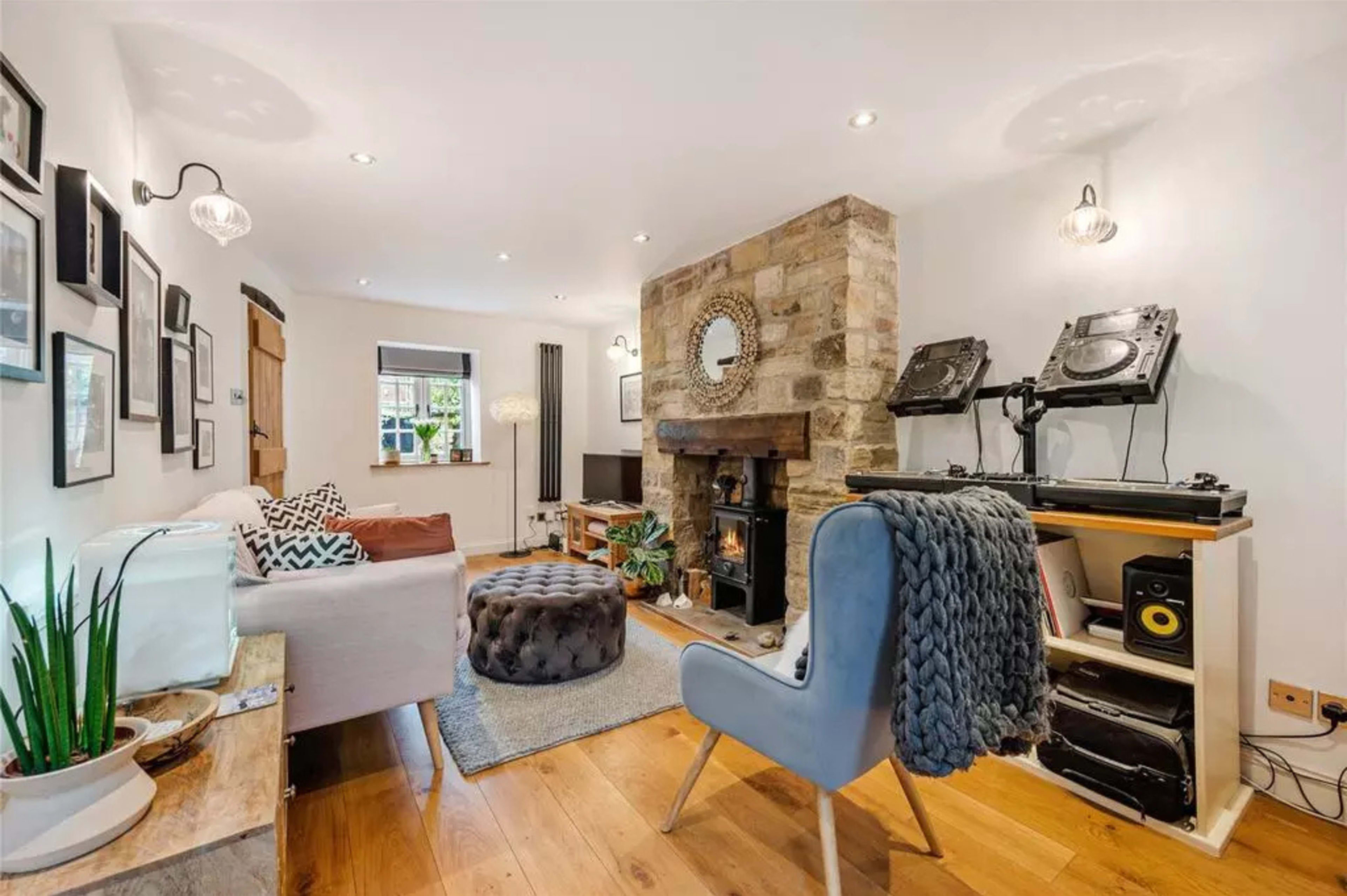 3 Bedroom Character Property with cottage style features Image in Boston Spa, Boston Spa, ENG