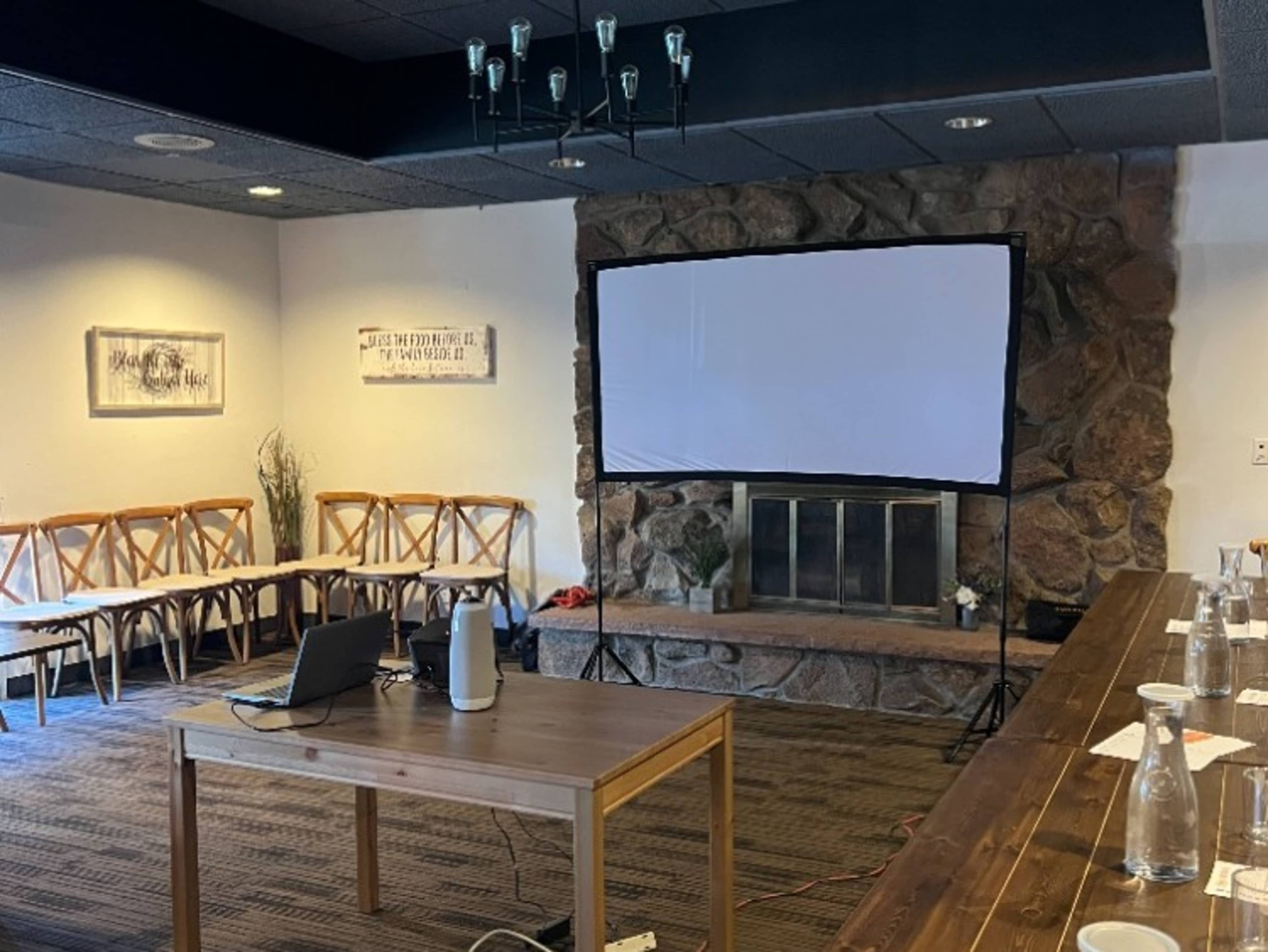 Projector & Screen
