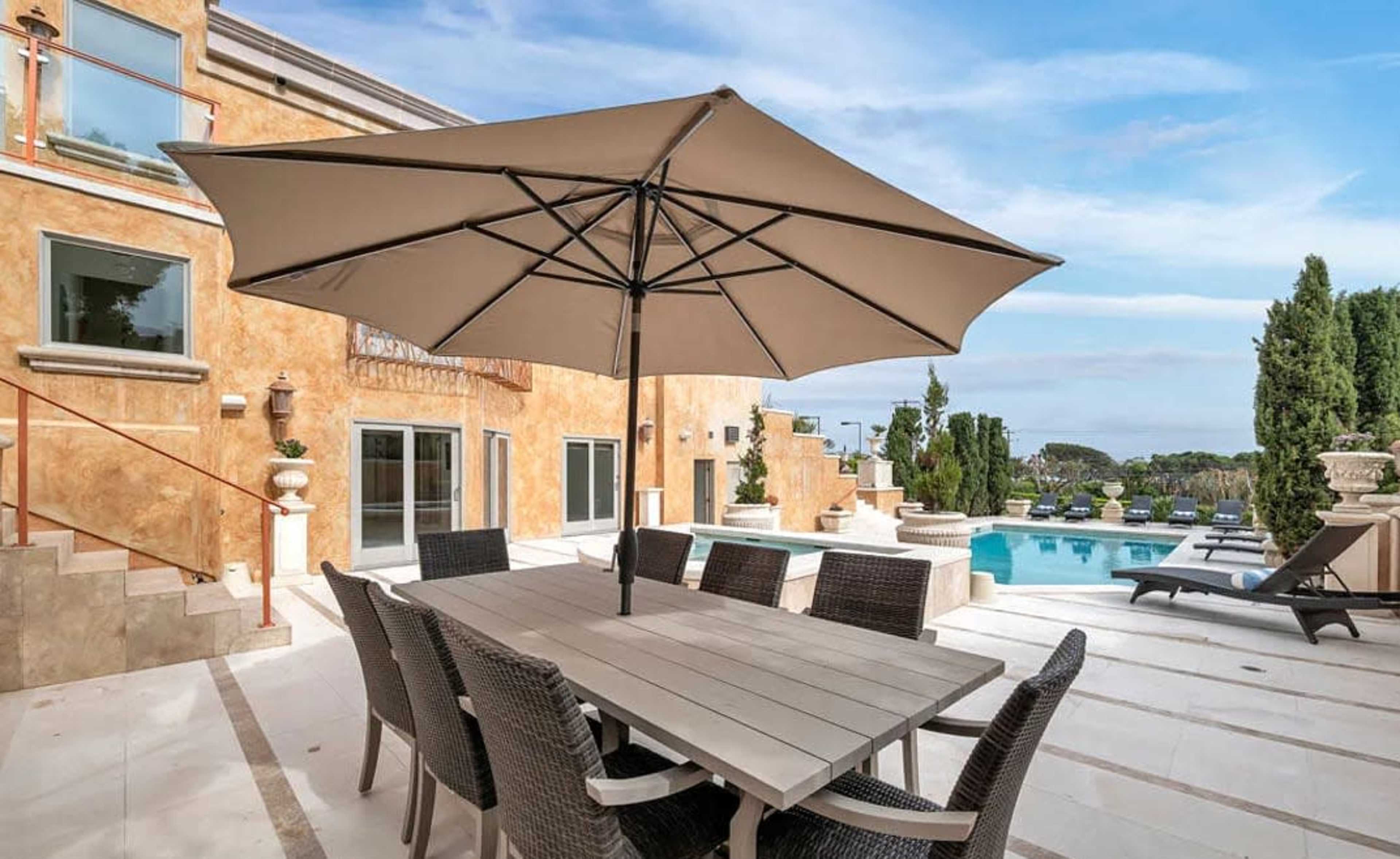 Large Malibu Villa Perfect for Filming Image in Western Malibu, Malibu, CA