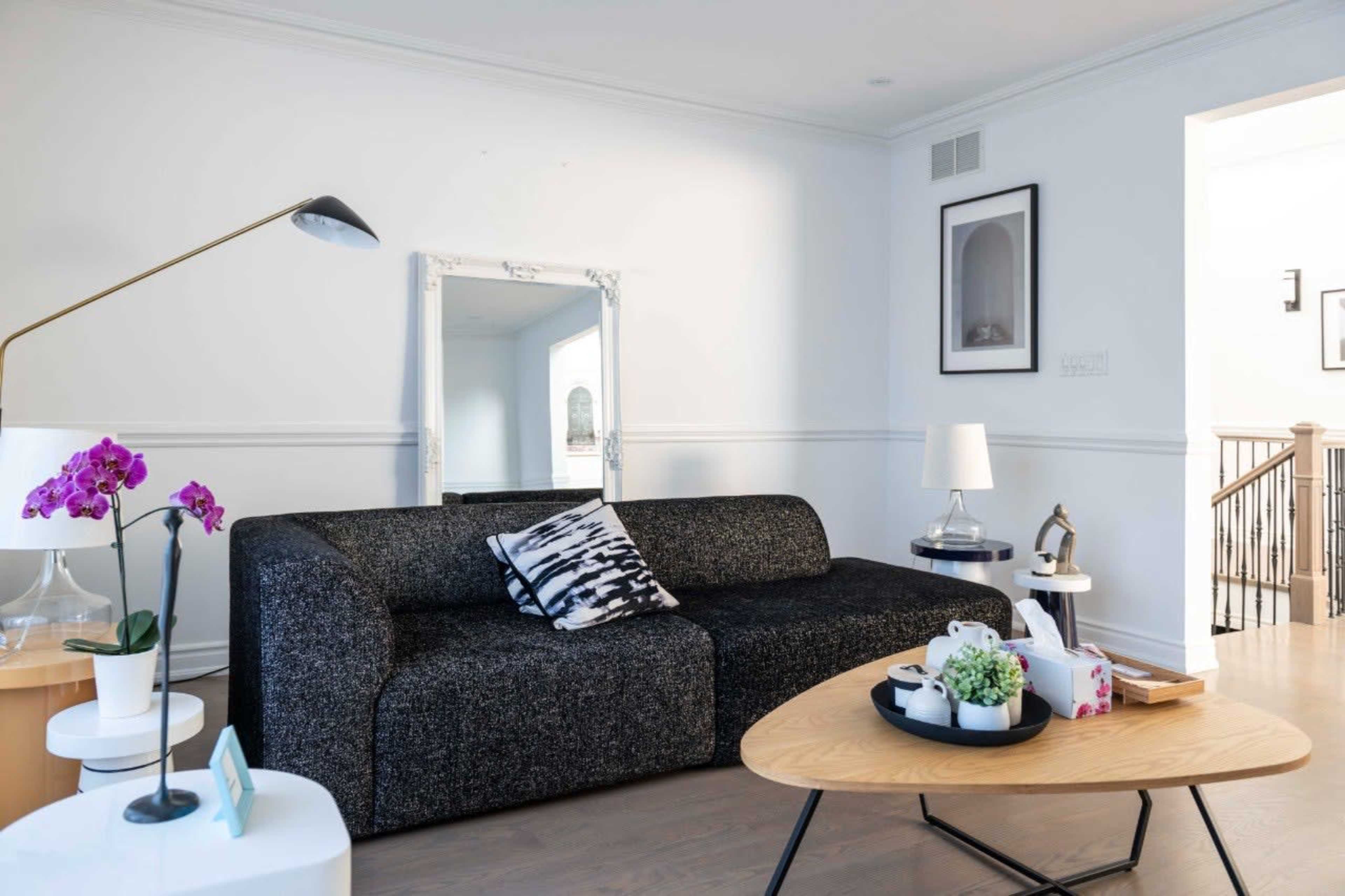 Luxury Home Studio for Intimate Events & Shoots Image in Thornhill, Markham, ON