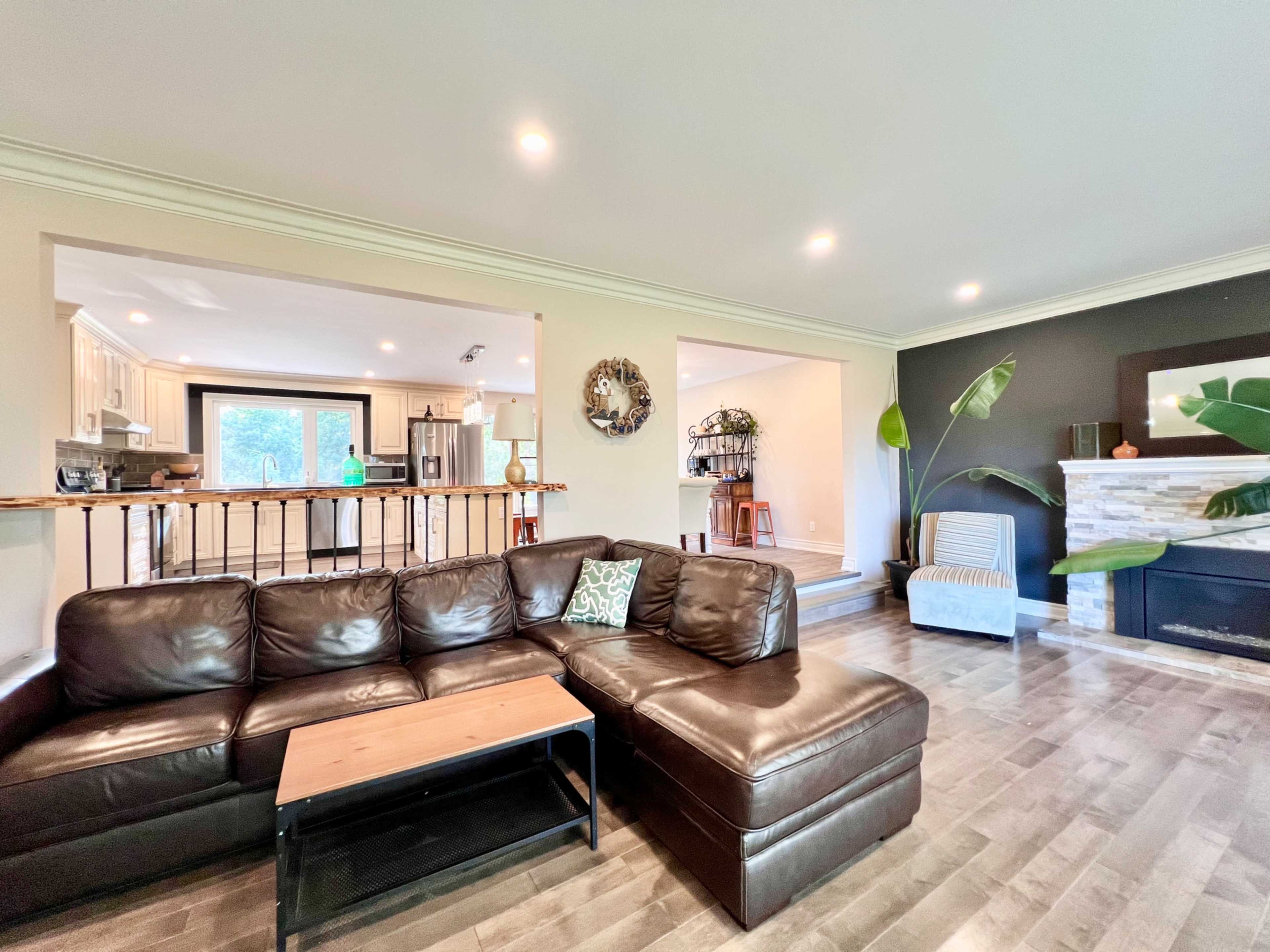 Quiet & Peaceful Space with Niagara River View Image in Niagara Falls, Niagara Falls, ON