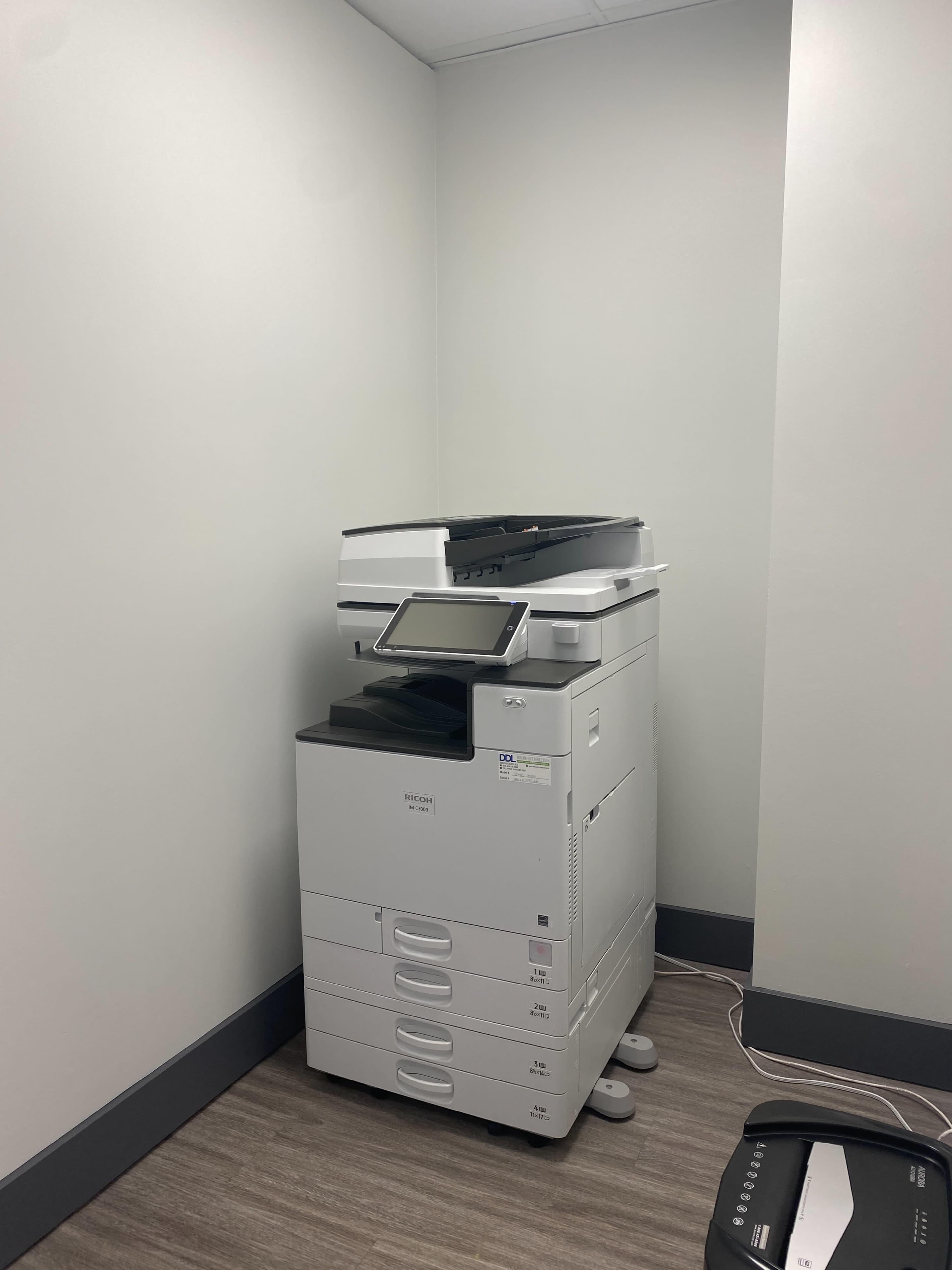 Large Private office with a window in downtown Richmond Hill Image in Richmond Hill, Richmond Hill, ON