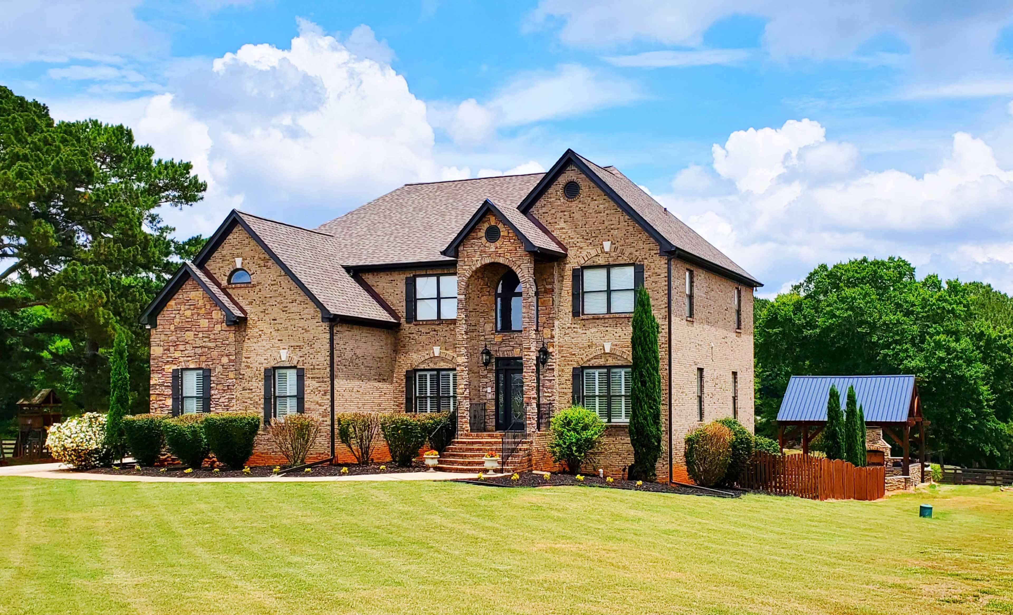 Country Estate with Full Ammenities Image in , Winder, GA