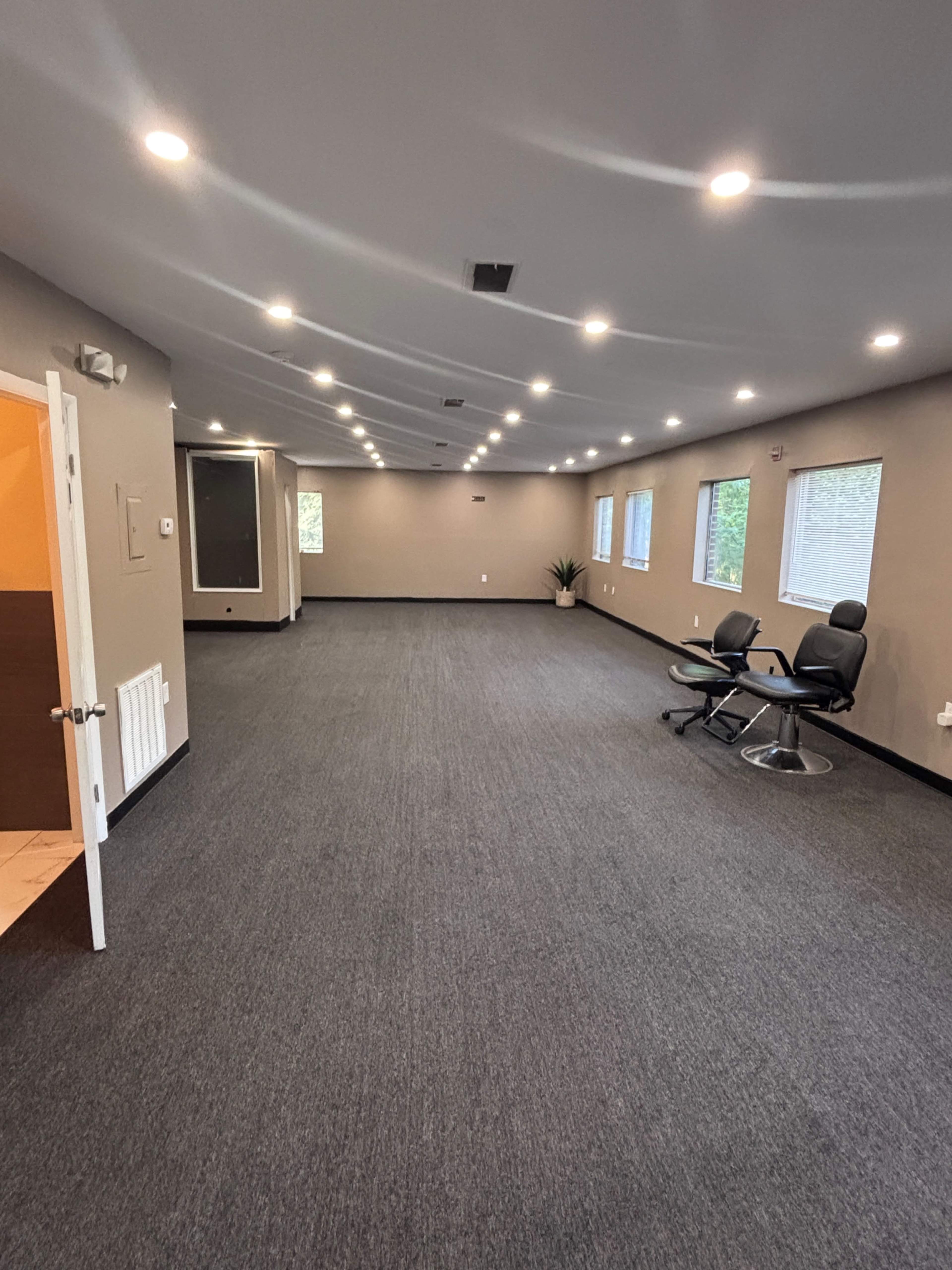 Modern Multi-Purpose Suite with Natural Light & Parking Image in St Charles, Waldorf, MD