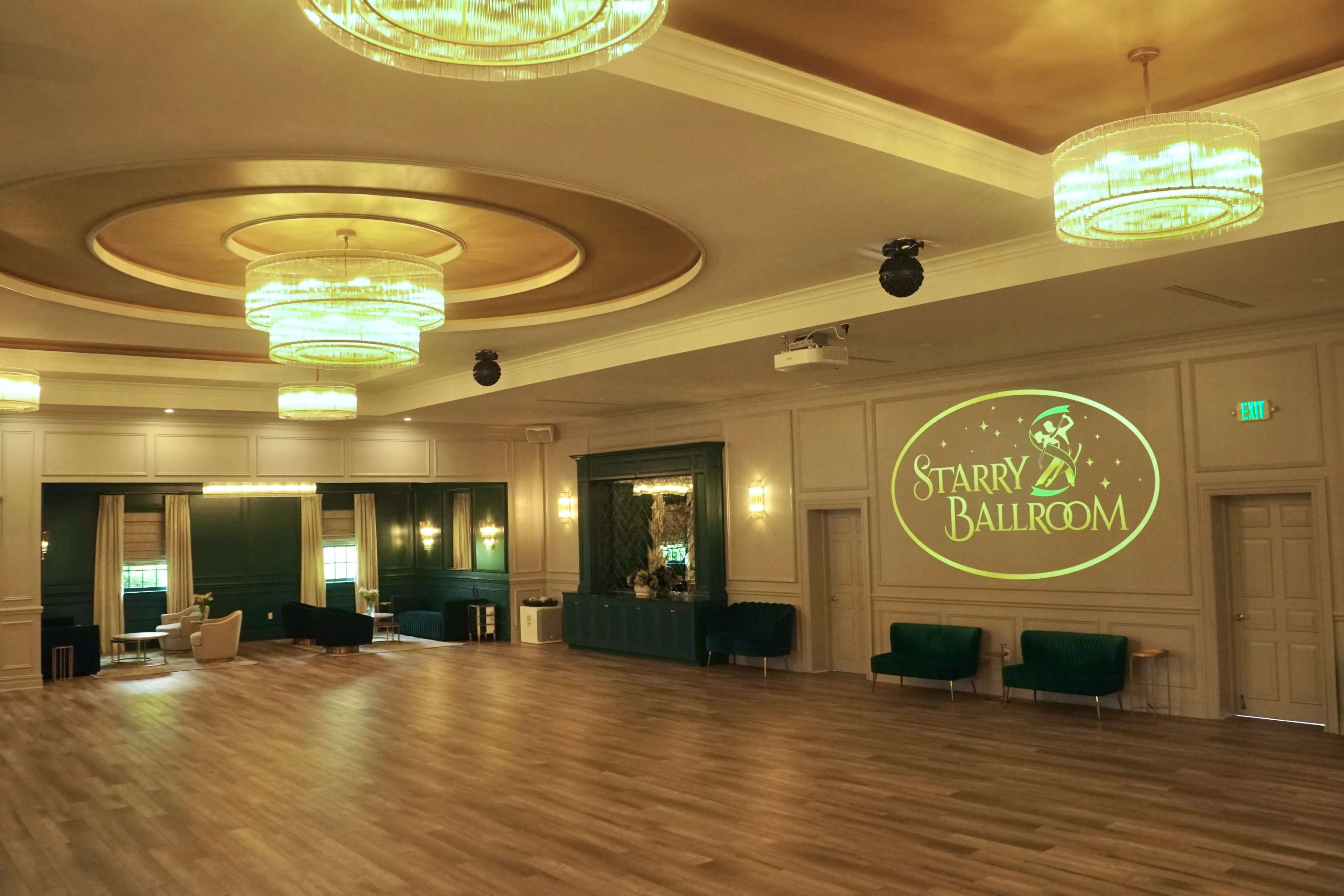 Elegant Grand Ballroom with Professional Sound & Lighting in Manhasset Image in North Hempstead, Manhasset, NY
