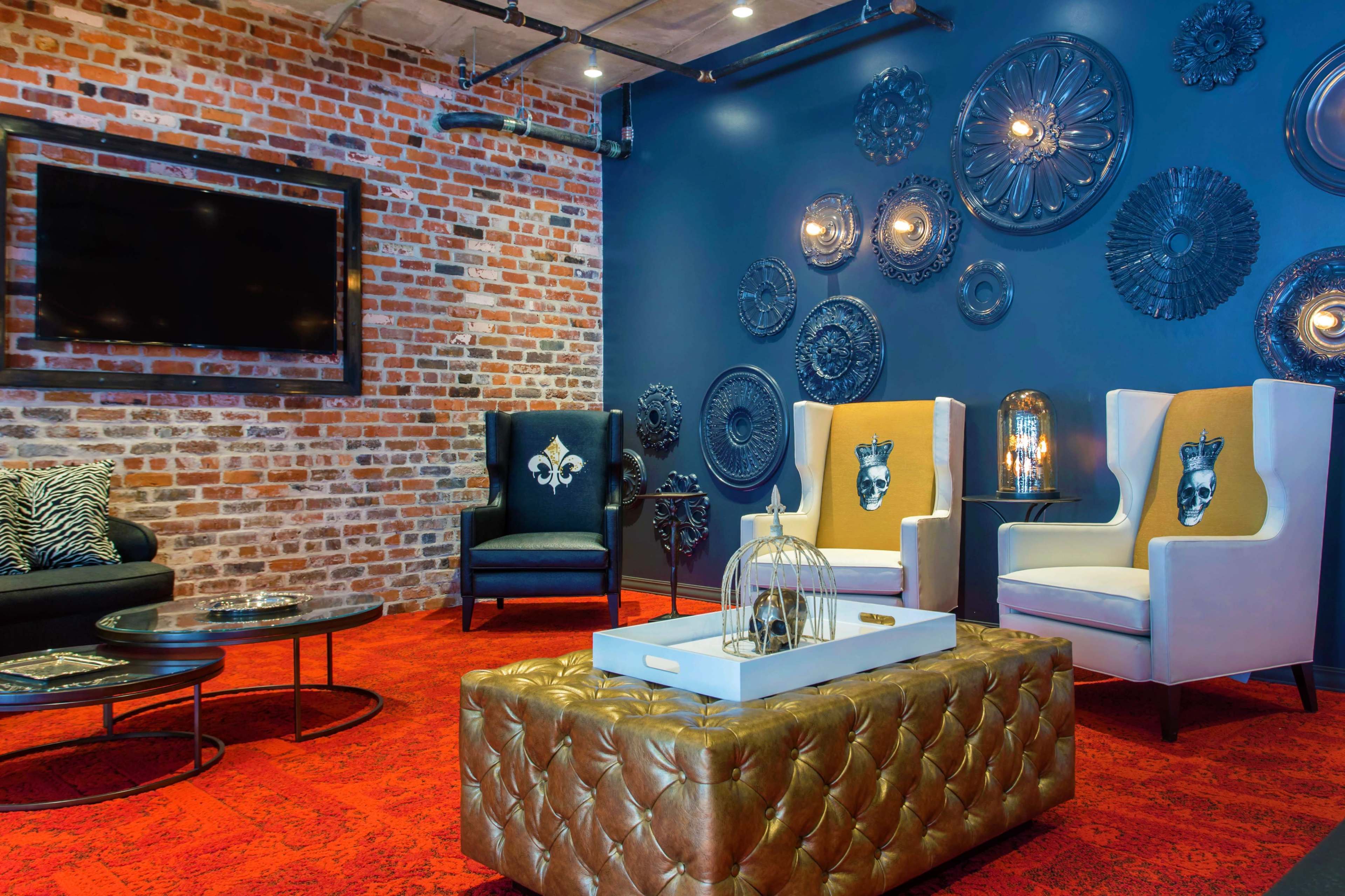 Lafayette Salon Image in Central Business District, New Orleans, LA