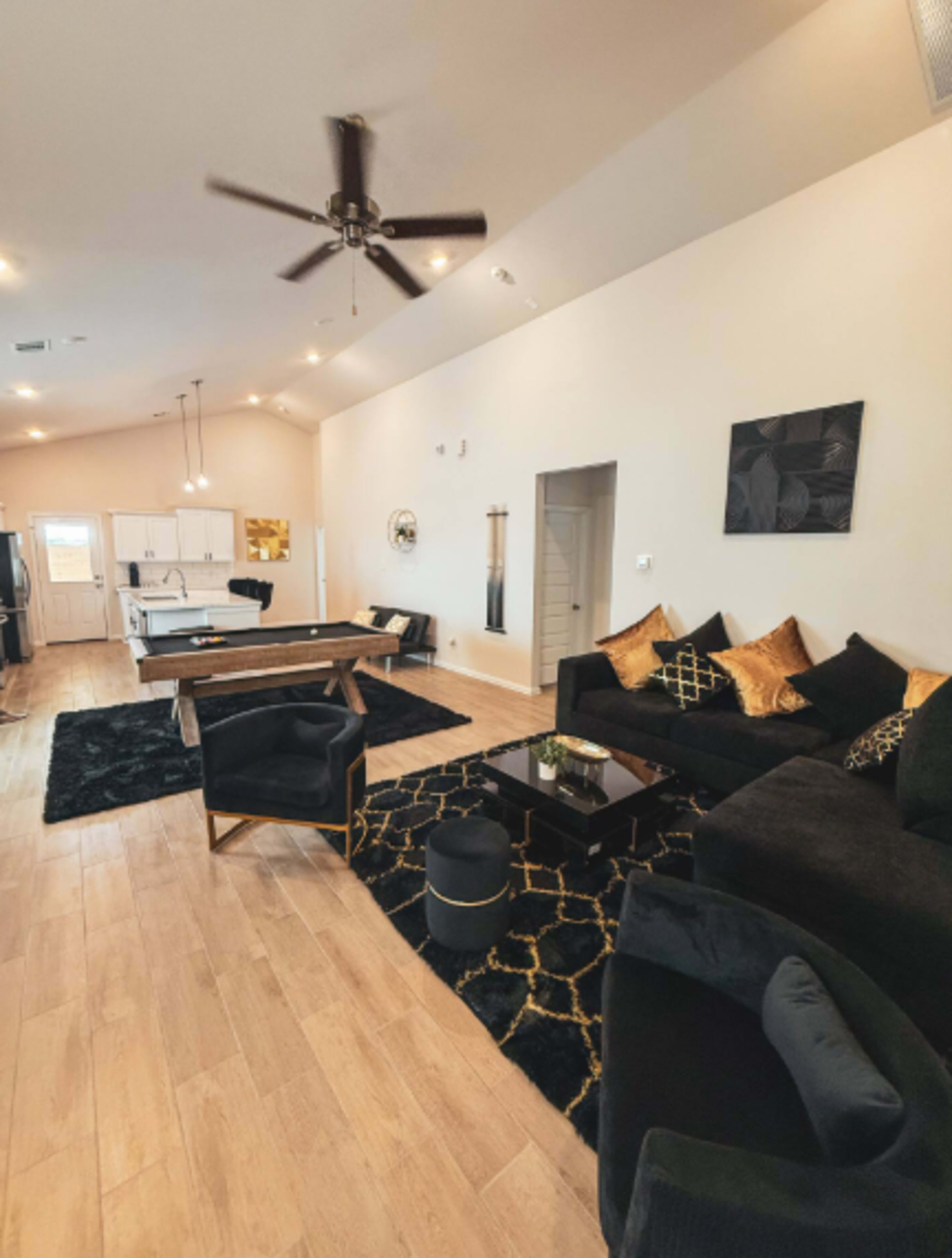 VIP Lounge- Luxe + Private Sauna Image in Cypress, Cypress, TX