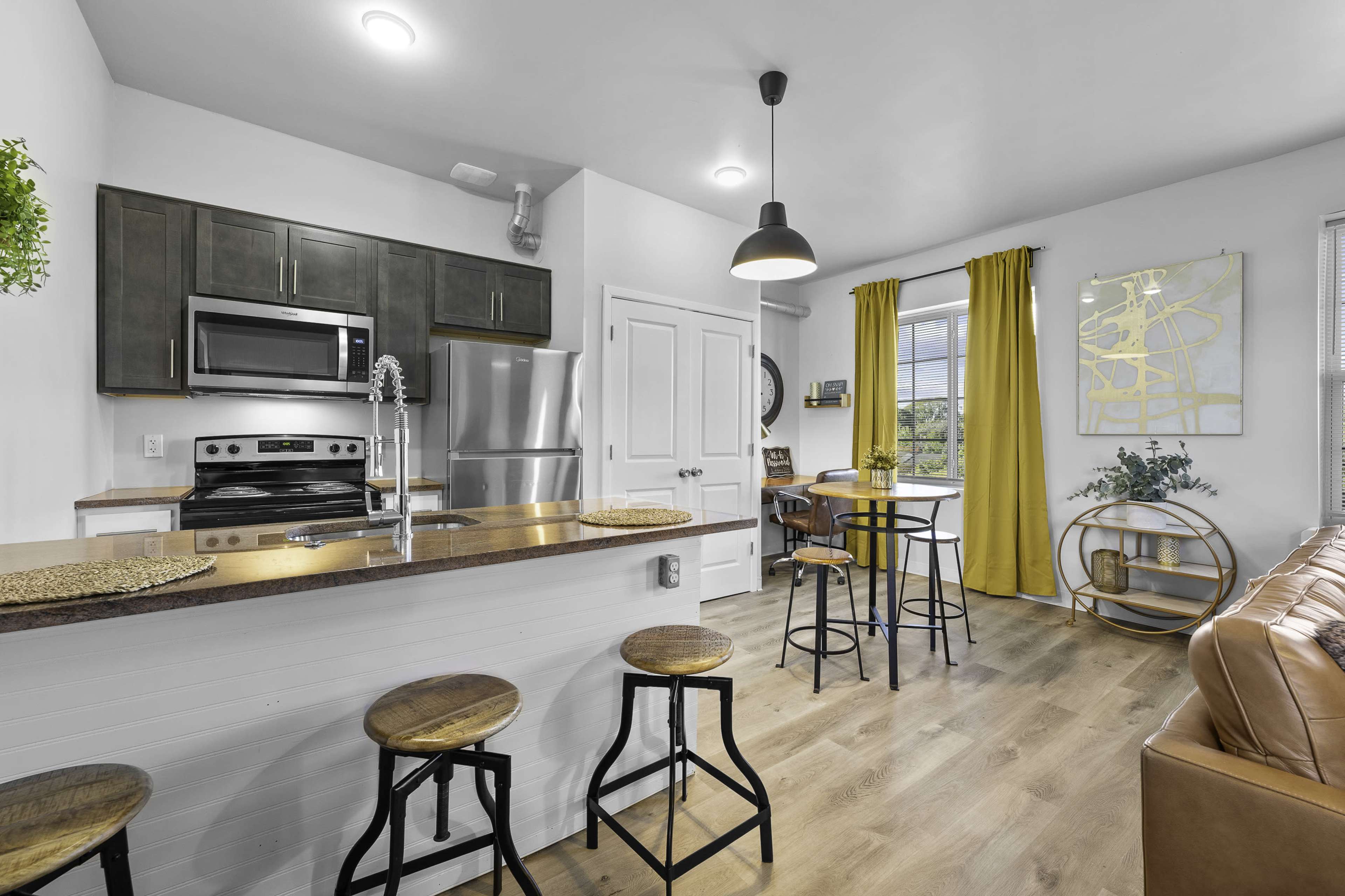 Downtown Apartment Loft with great natural lighting Image in Henry Ford, Detroit, MI