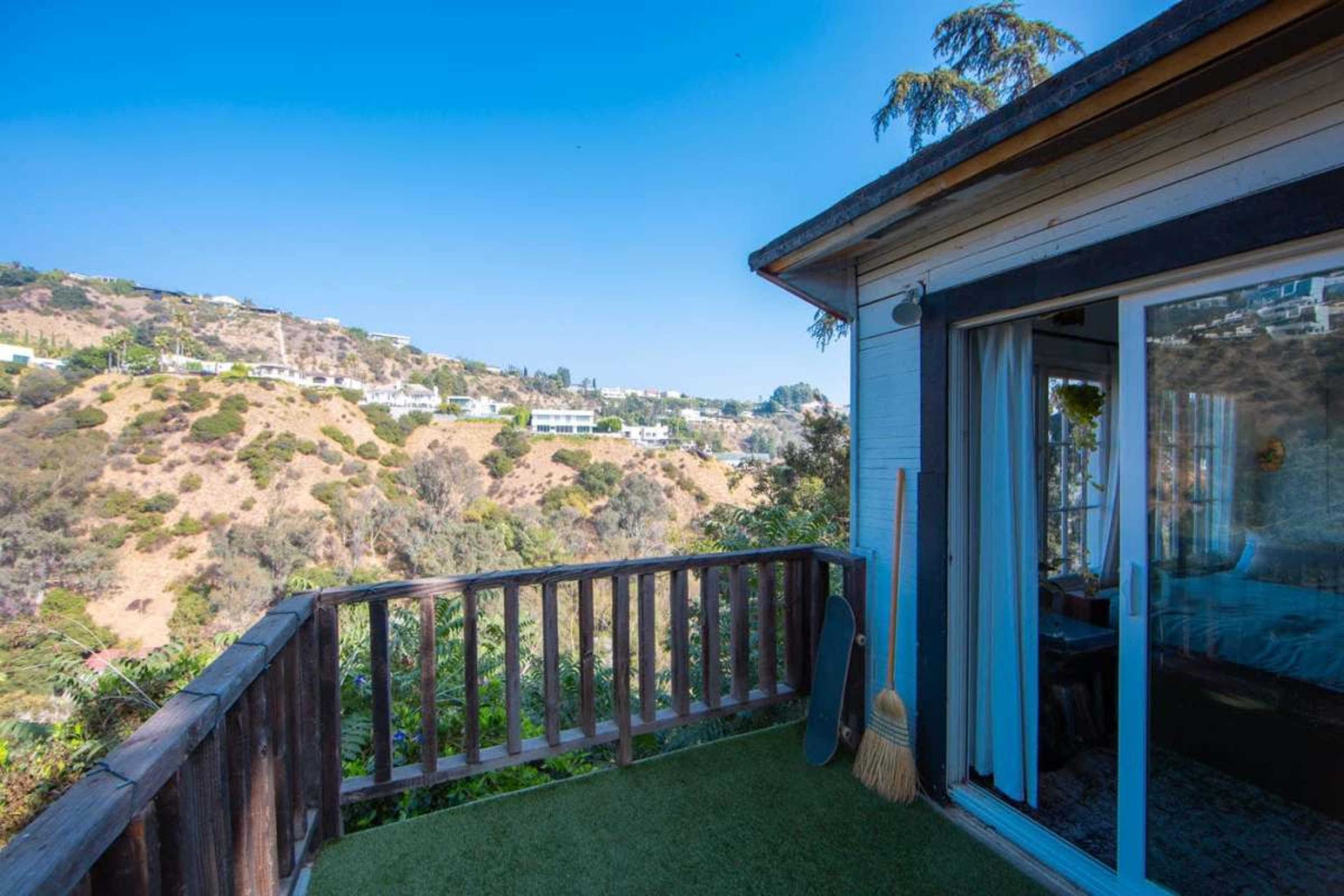 Laurel Canyon Home with Stunning Views Image in Central LA, Los Angeles, CA